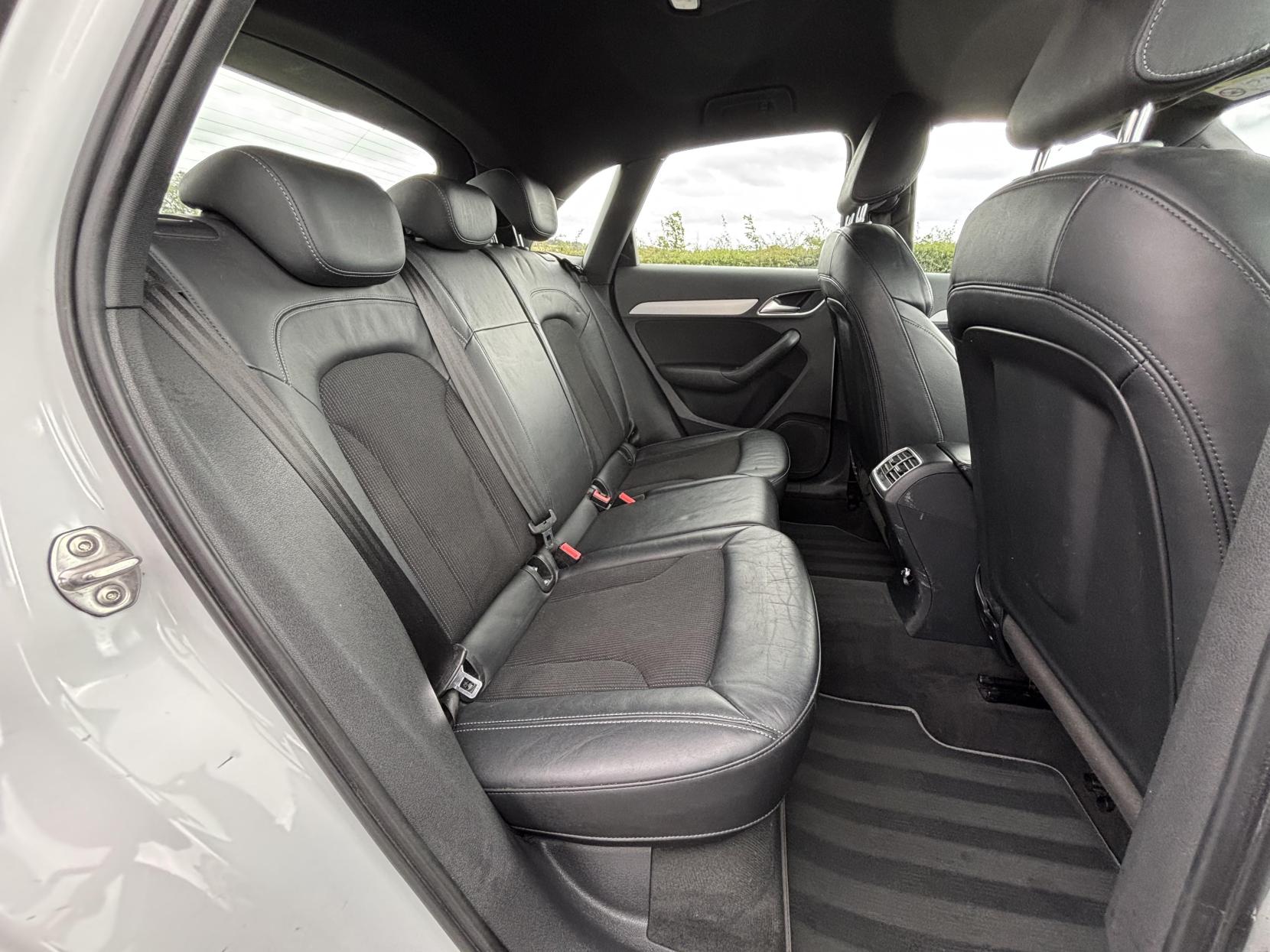 Audi Q3 2.0 TDI S line SUV 5dr Diesel Manual quattro Euro 5 (s/s) (140 ps)