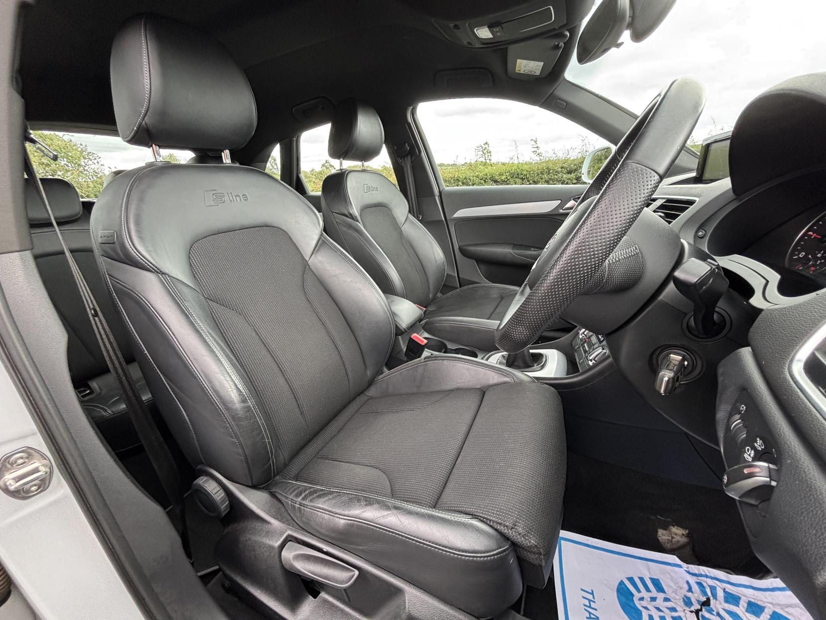 Audi Q3 2.0 TDI S line SUV 5dr Diesel Manual quattro Euro 5 (s/s) (140 ps)