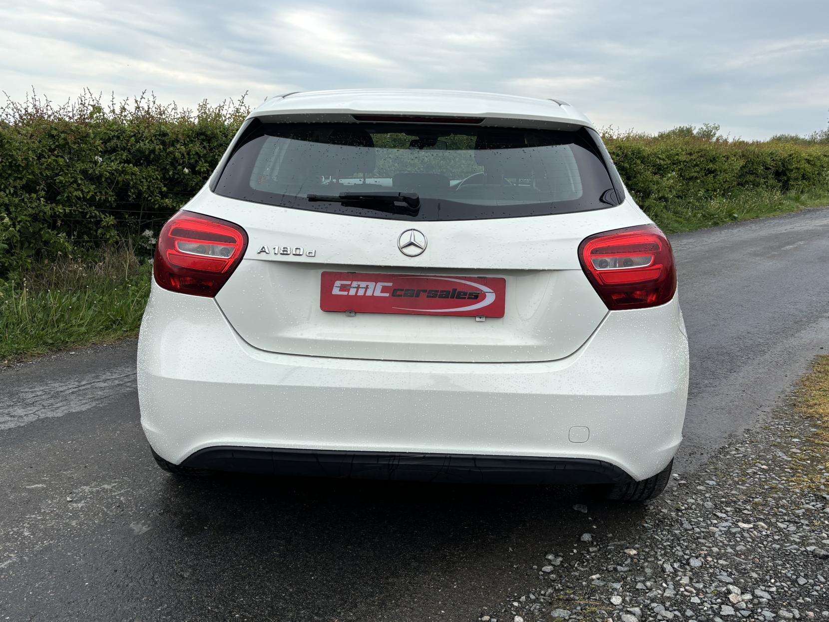 Mercedes-Benz A Class 1.5 A180d SE Hatchback 5dr Diesel Manual Euro 6 (s/s) (109 ps)