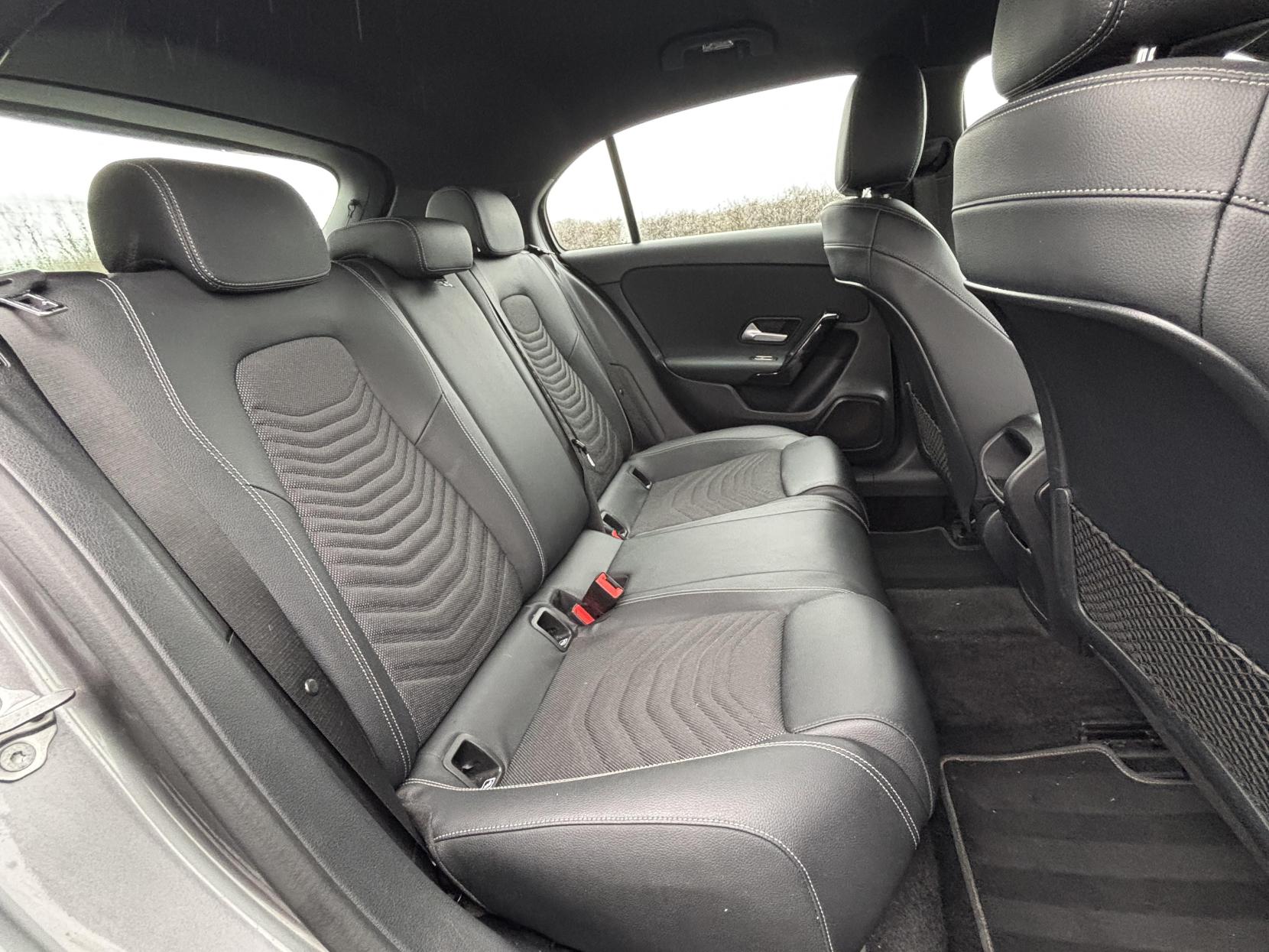 Mercedes-Benz A Class 1.5 A180d SE Hatchback 5dr Diesel Manual Euro 6 (s/s) (116 ps)