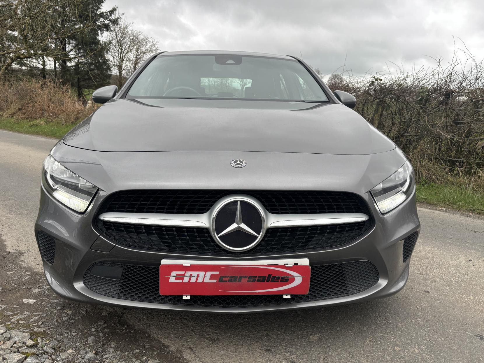 Mercedes-Benz A Class 1.5 A180d SE Hatchback 5dr Diesel Manual Euro 6 (s/s) (116 ps)