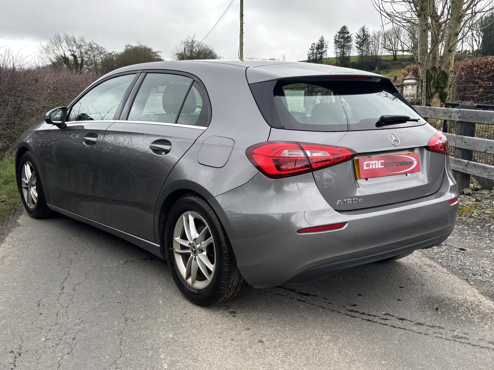 Mercedes-Benz A Class 1.5 A180d SE Hatchback 5dr Diesel Manual Euro 6 (s/s) (116 ps)