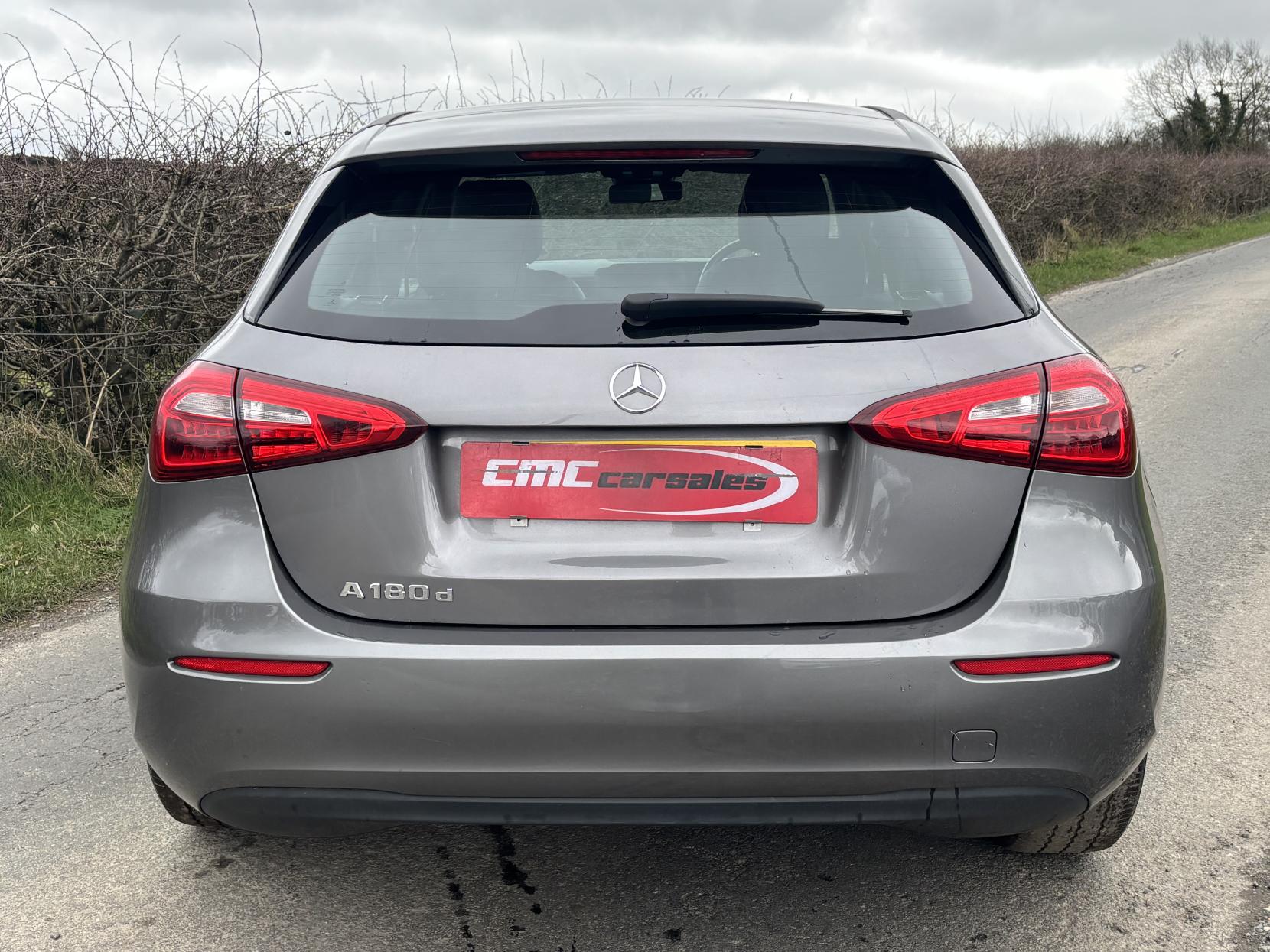 Mercedes-Benz A Class 1.5 A180d SE Hatchback 5dr Diesel Manual Euro 6 (s/s) (116 ps)