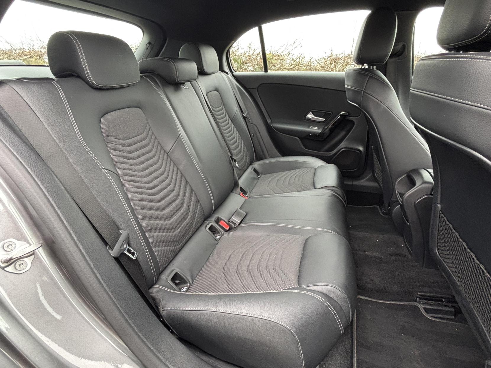 Mercedes-Benz A Class 1.5 A180d SE Hatchback 5dr Diesel Manual Euro 6 (s/s) (116 ps)