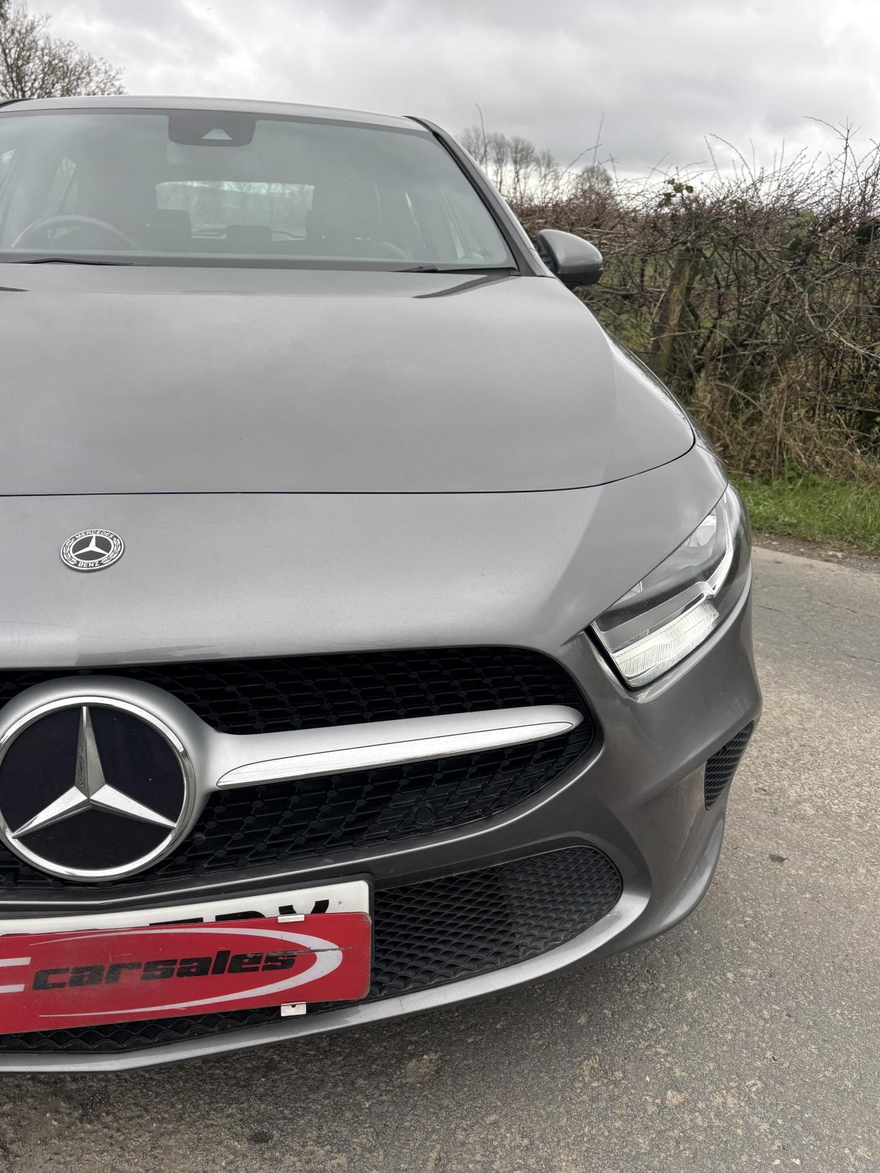 Mercedes-Benz A Class 1.5 A180d SE Hatchback 5dr Diesel Manual Euro 6 (s/s) (116 ps)