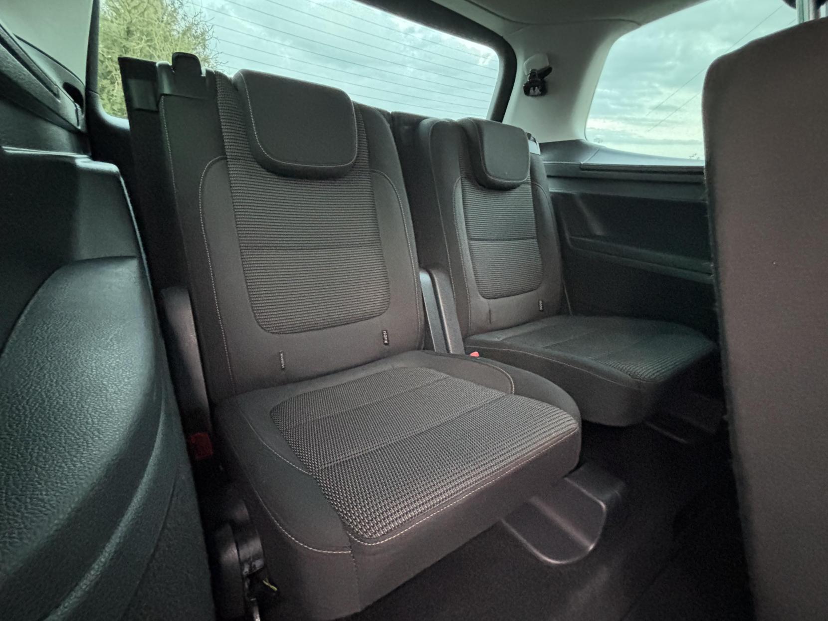 Volkswagen Sharan 2.0 TDI SE MPV 5dr Diesel Manual Euro 6 (s/s) (150 ps)