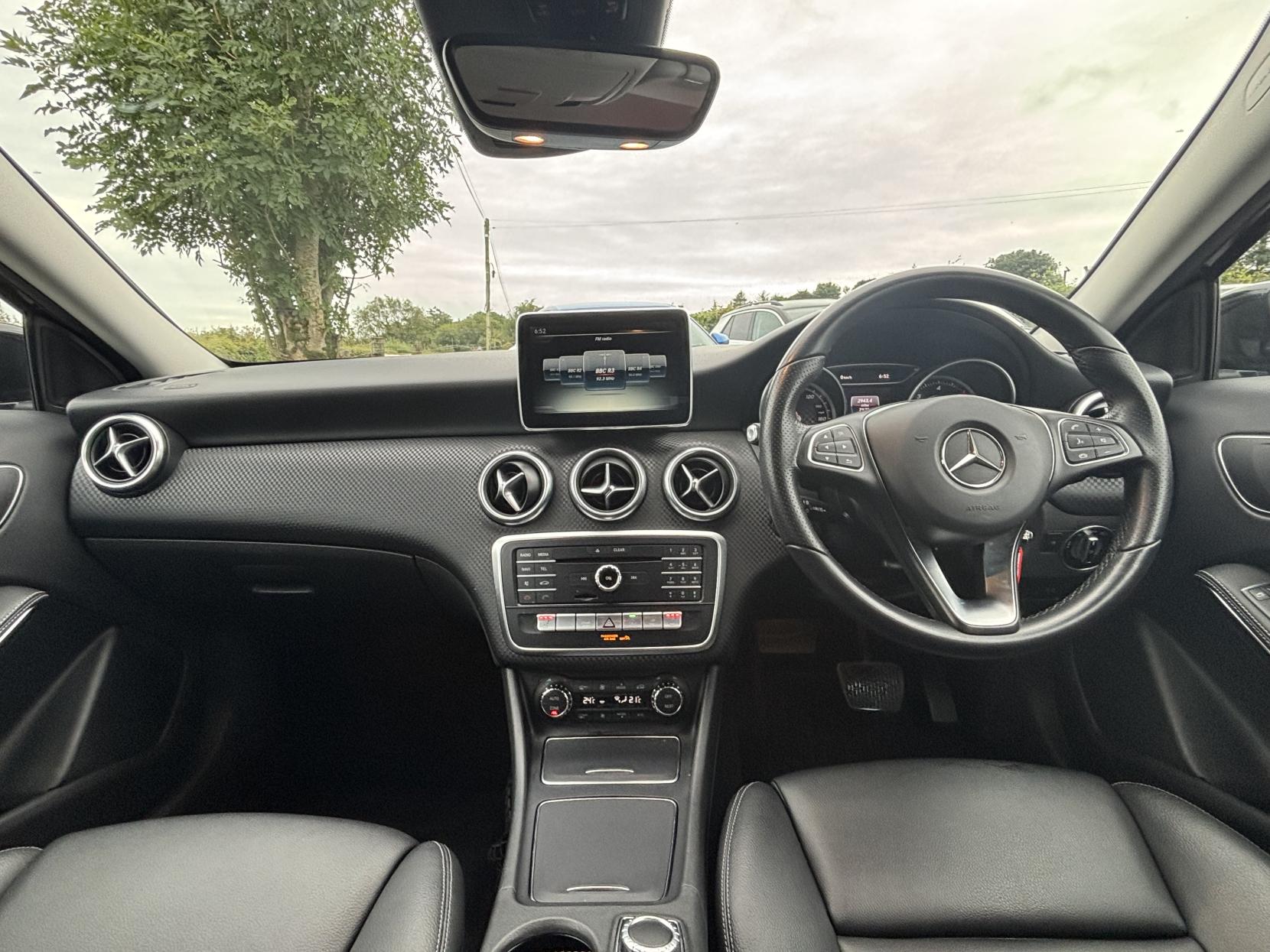 Mercedes-Benz A Class 2.1 A200d Sport (Premium) Hatchback 5dr Diesel 7G-DCT Euro 6 (s/s) (136 ps)