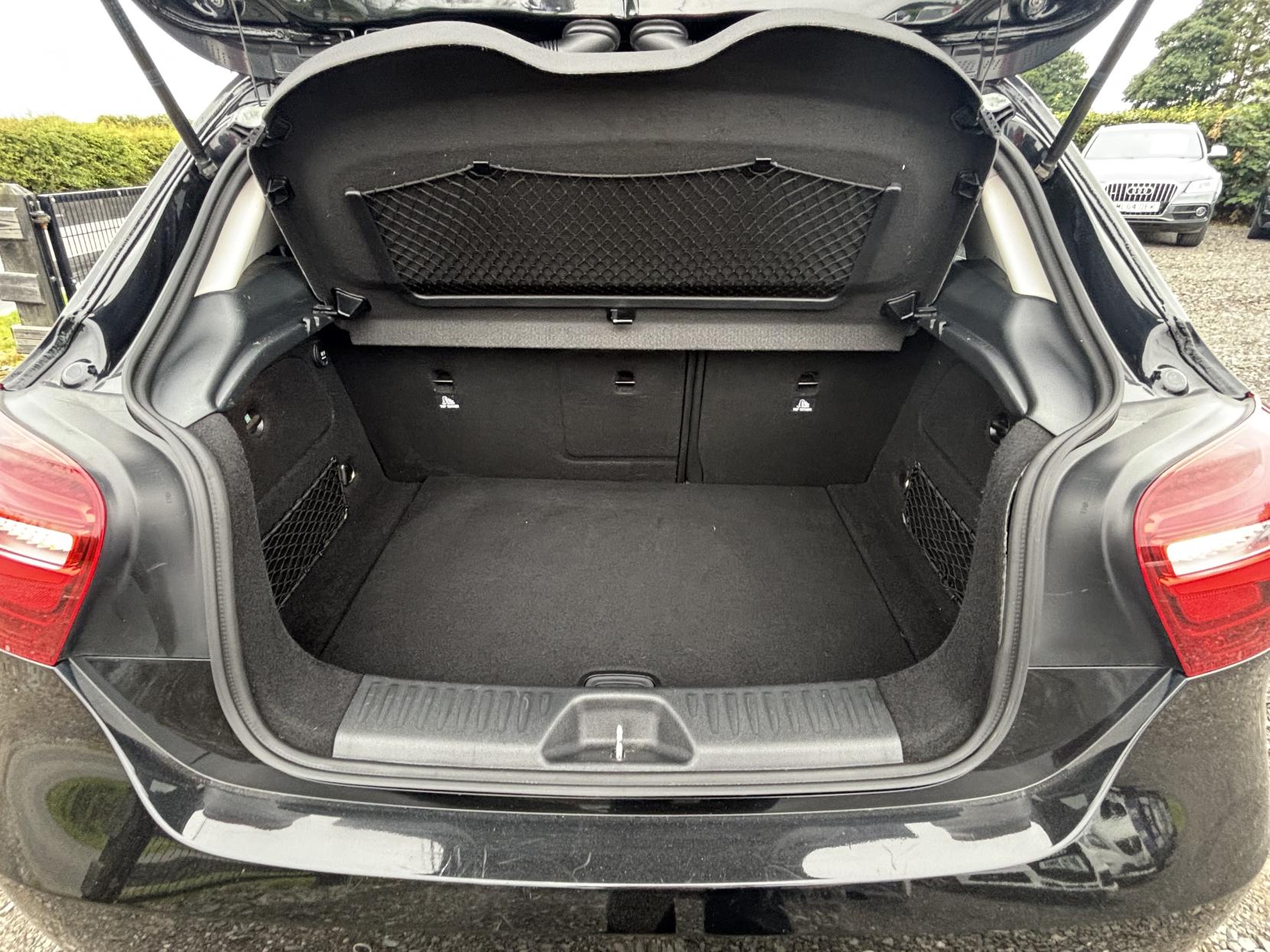 Mercedes-Benz A Class 2.1 A200d Sport (Premium) Hatchback 5dr Diesel 7G-DCT Euro 6 (s/s) (136 ps)