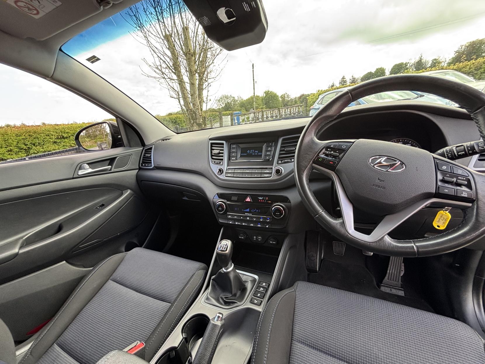 Hyundai TUCSON 1.7 CRDi Blue Drive SE SUV 5dr Diesel Manual Euro 6 (s/s) (116 ps)