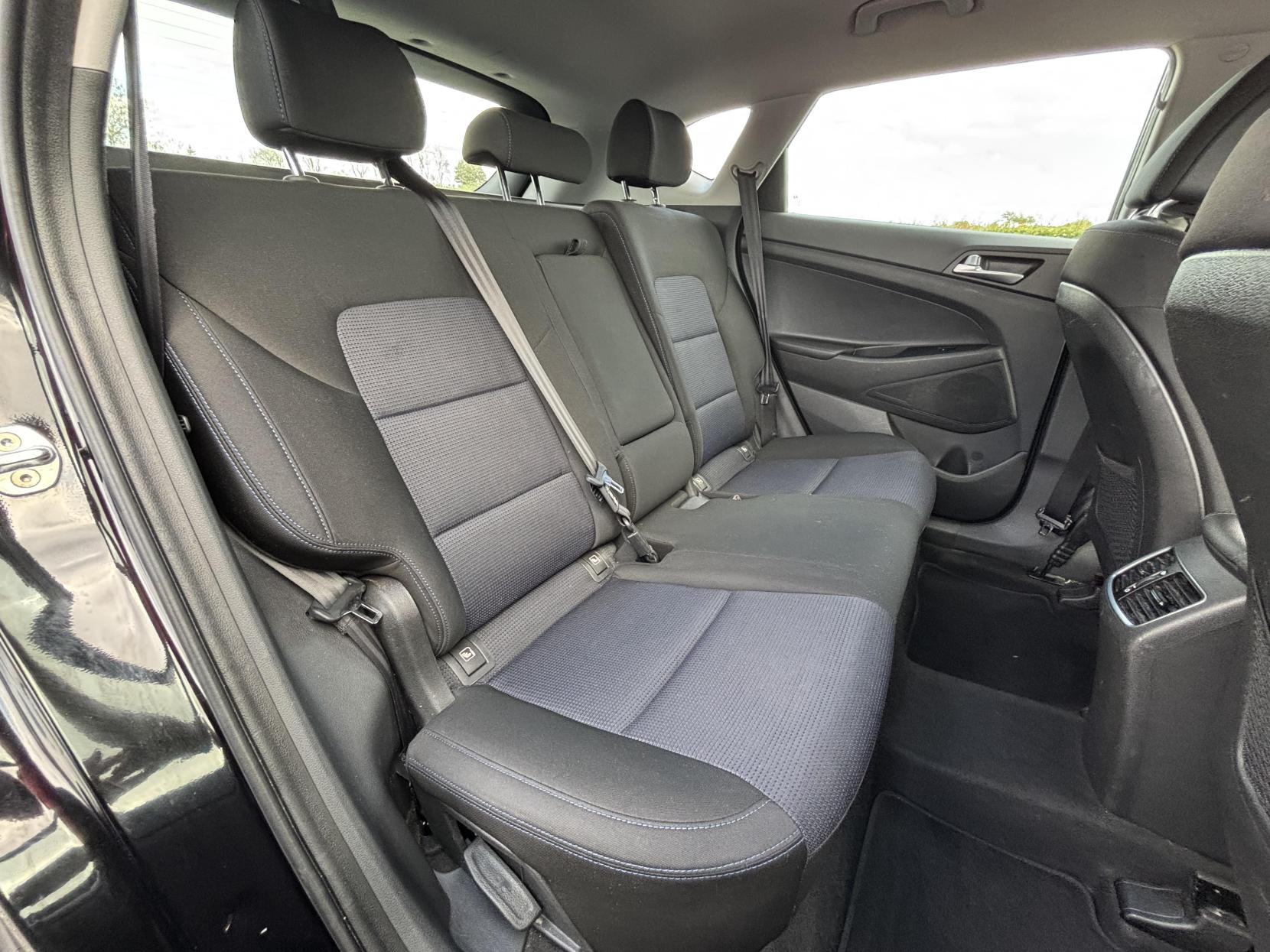 Hyundai TUCSON 1.7 CRDi Blue Drive SE SUV 5dr Diesel Manual Euro 6 (s/s) (116 ps)