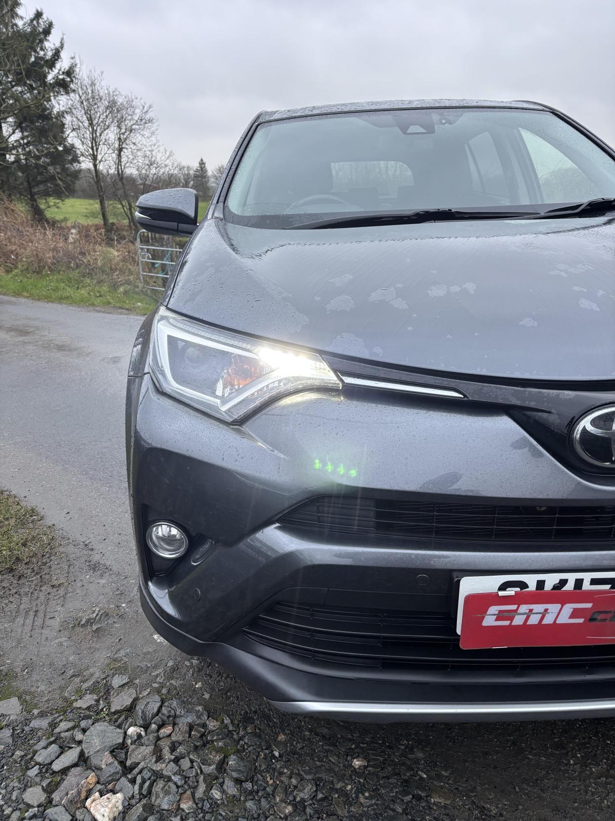 Toyota RAV4 2.0 D-4D Business Edition SUV 5dr Diesel Manual Euro 6 (s/s) (Safety Sense, Nav) (143 ps)