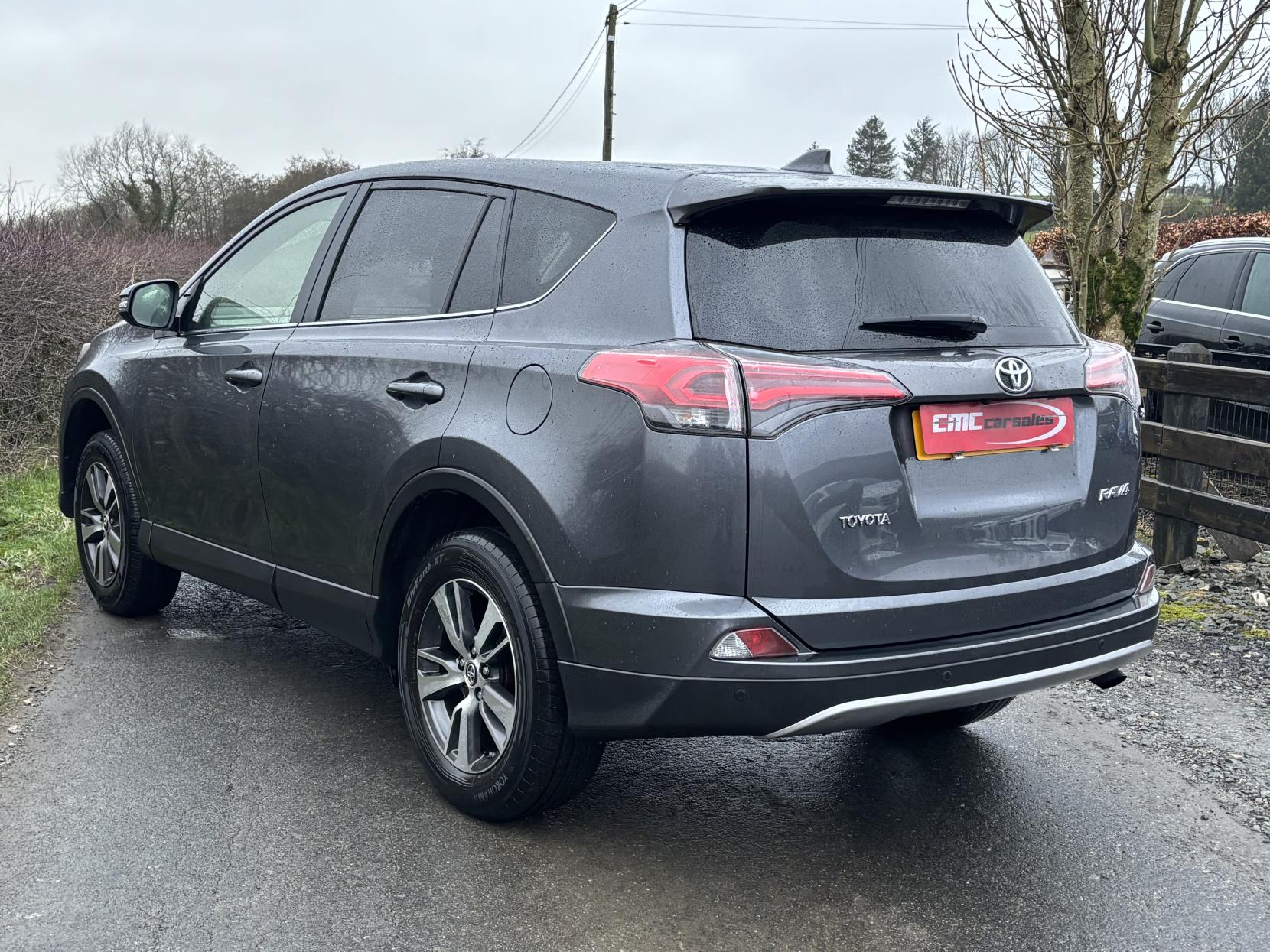 Toyota RAV4 2.0 D-4D Business Edition SUV 5dr Diesel Manual Euro 6 (s/s) (Safety Sense, Nav) (143 ps)