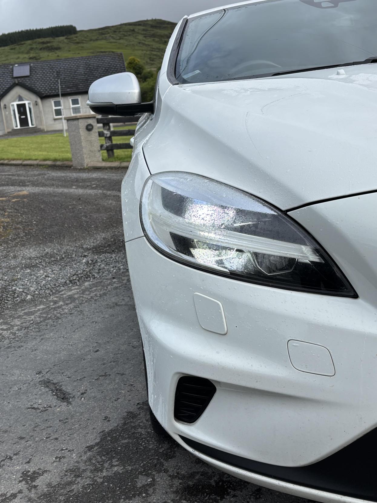 Volvo V40 2.0 D2 R-Design Pro Hatchback 5dr Diesel Manual Euro 6 (s/s) (120 ps)