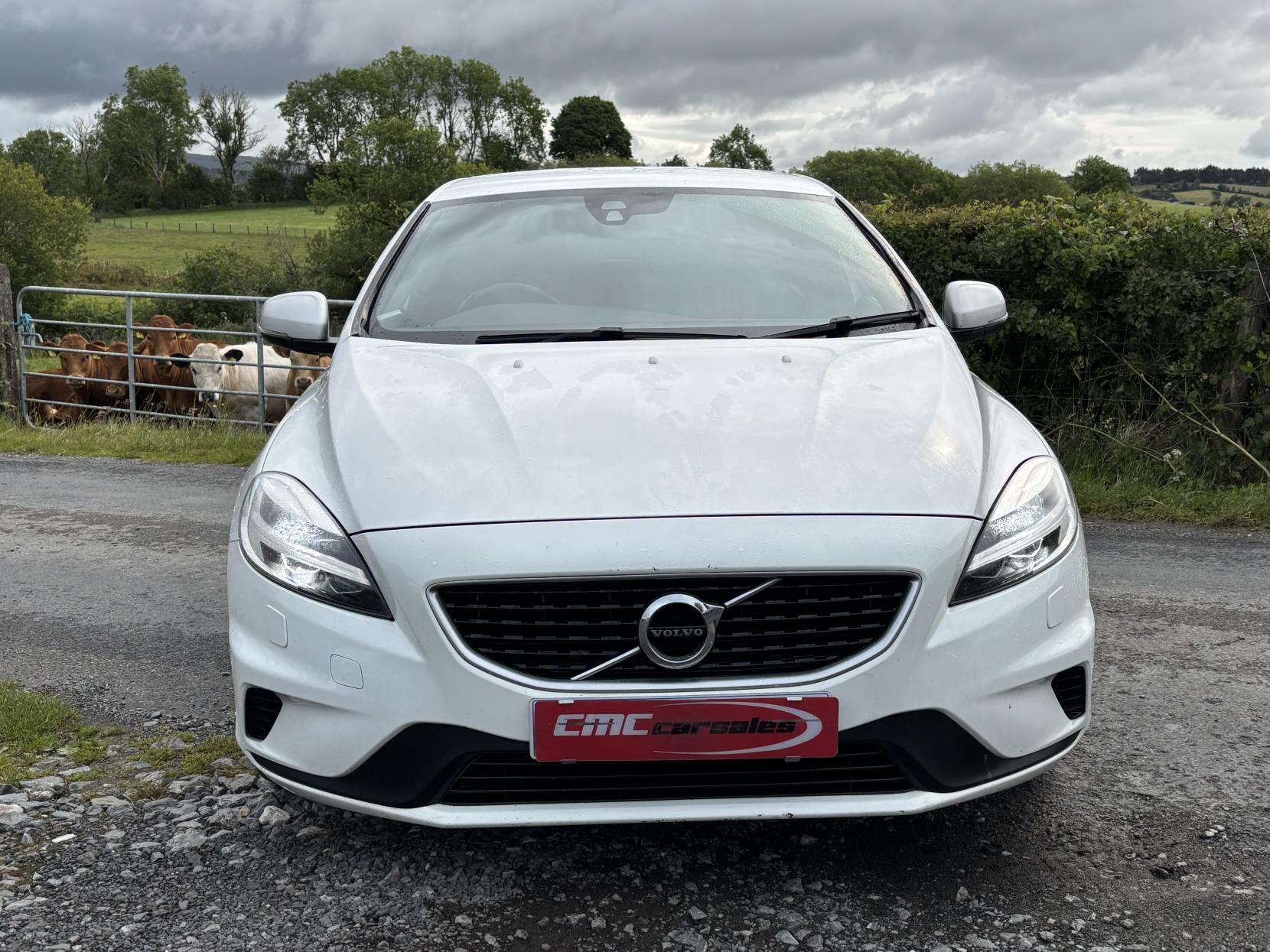 Volvo V40 2.0 D2 R-Design Pro Hatchback 5dr Diesel Manual Euro 6 (s/s) (120 ps)