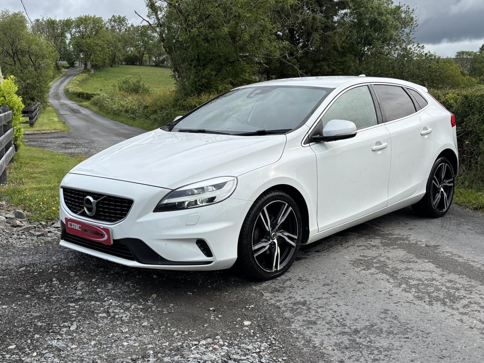 Volvo V40 2.0 D2 R-Design Pro Hatchback 5dr Diesel Manual Euro 6 (s/s) (120 ps)