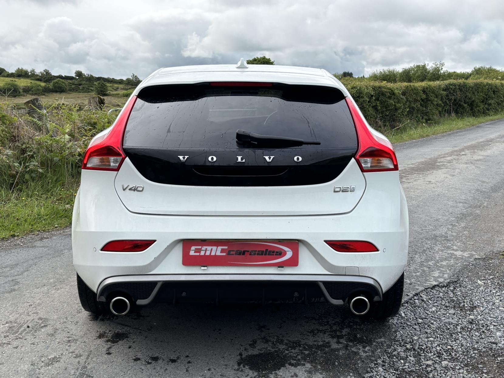 Volvo V40 2.0 D2 R-Design Pro Hatchback 5dr Diesel Manual Euro 6 (s/s) (120 ps)