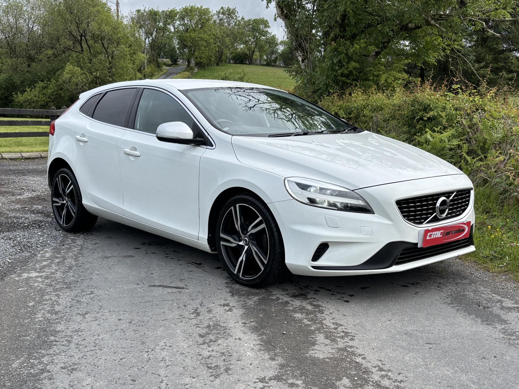 Volvo V40 2.0 D2 R-Design Pro Hatchback 5dr Diesel Manual Euro 6 (s/s) (120 ps)