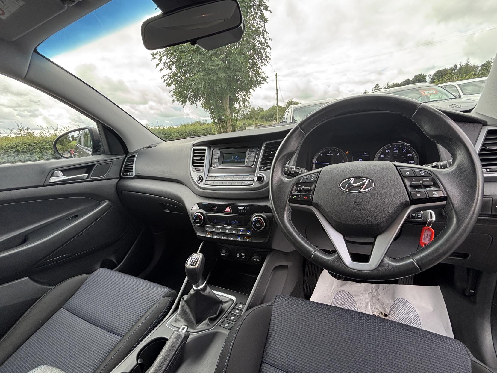 Hyundai TUCSON 1.7 CRDi Blue Drive SE SUV 5dr Diesel Manual Euro 6 (s/s) (116 ps)
