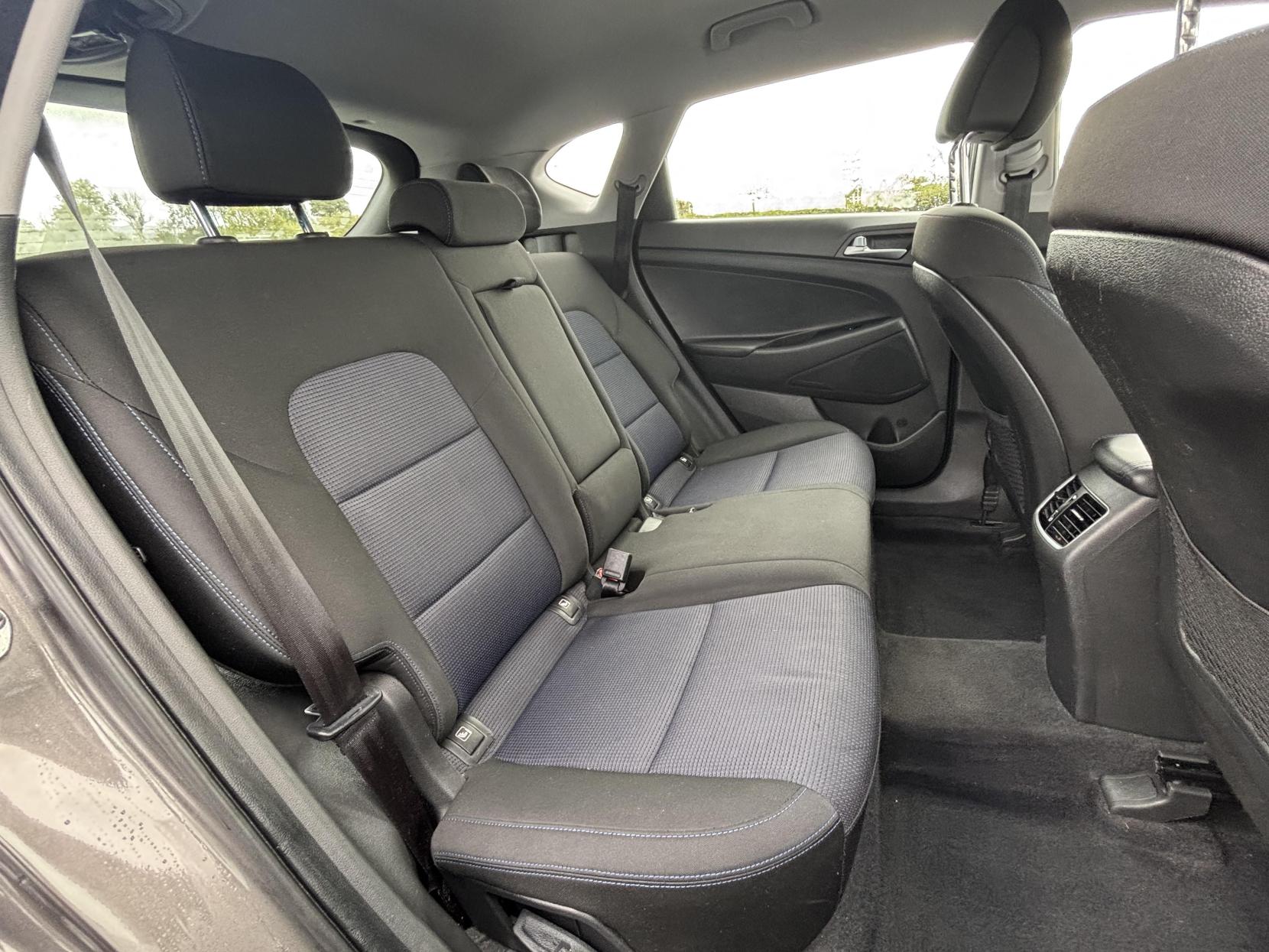 Hyundai TUCSON 1.7 CRDi Blue Drive SE SUV 5dr Diesel Manual Euro 6 (s/s) (116 ps)