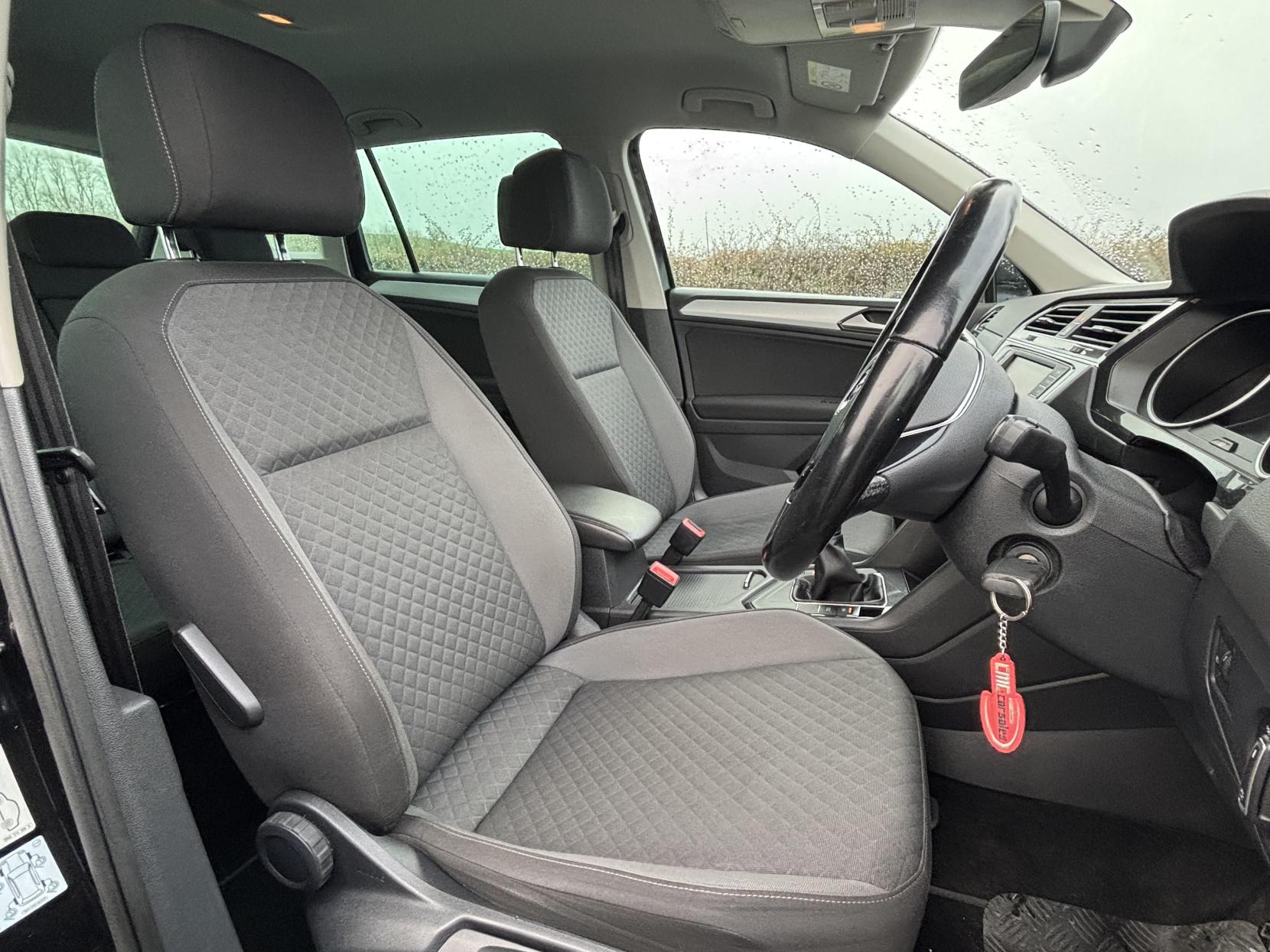 Volkswagen Tiguan 2.0 TDI BlueMotion Tech SE Navigation SUV 5dr Diesel Manual Euro 6 (s/s) (150 ps)