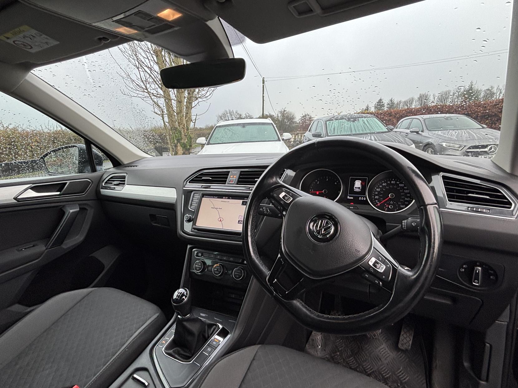 Volkswagen Tiguan 2.0 TDI BlueMotion Tech SE Navigation SUV 5dr Diesel Manual Euro 6 (s/s) (150 ps)