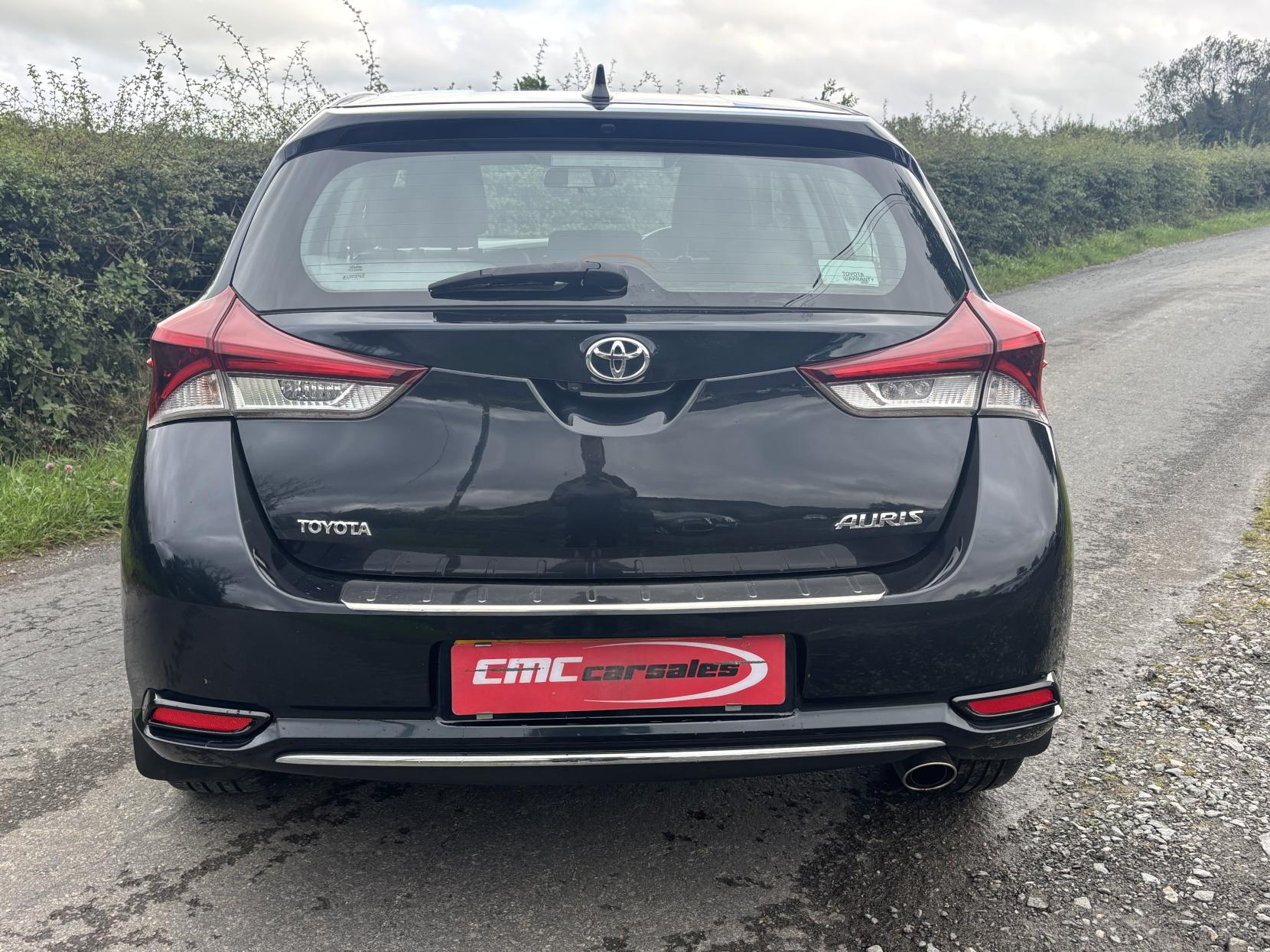 Toyota Auris 1.6 D-4D Business Edition Hatchback 5dr Diesel Manual Euro 6 (s/s) (Safety Sense) (112 ps)