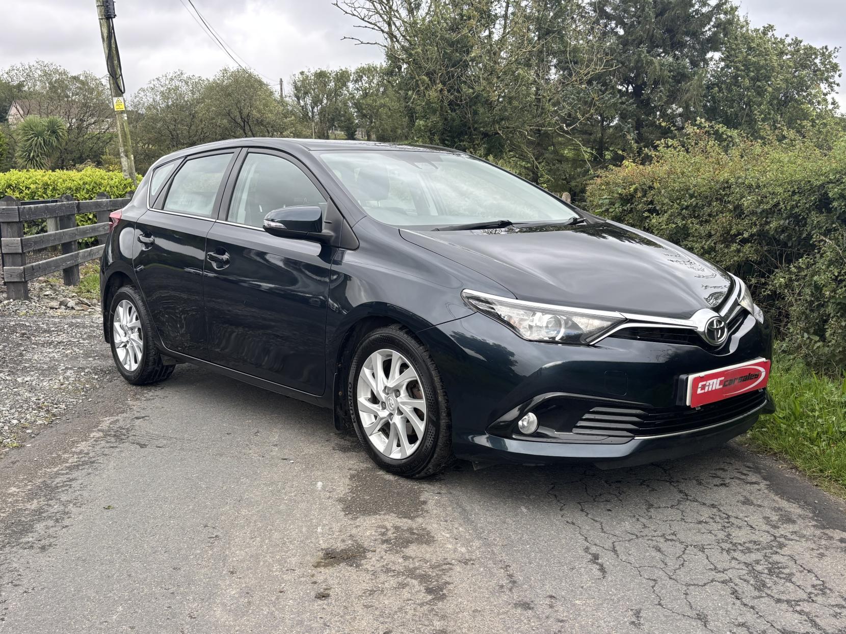 Toyota Auris 1.6 D-4D Business Edition Hatchback 5dr Diesel Manual Euro 6 (s/s) (Safety Sense) (112 ps)