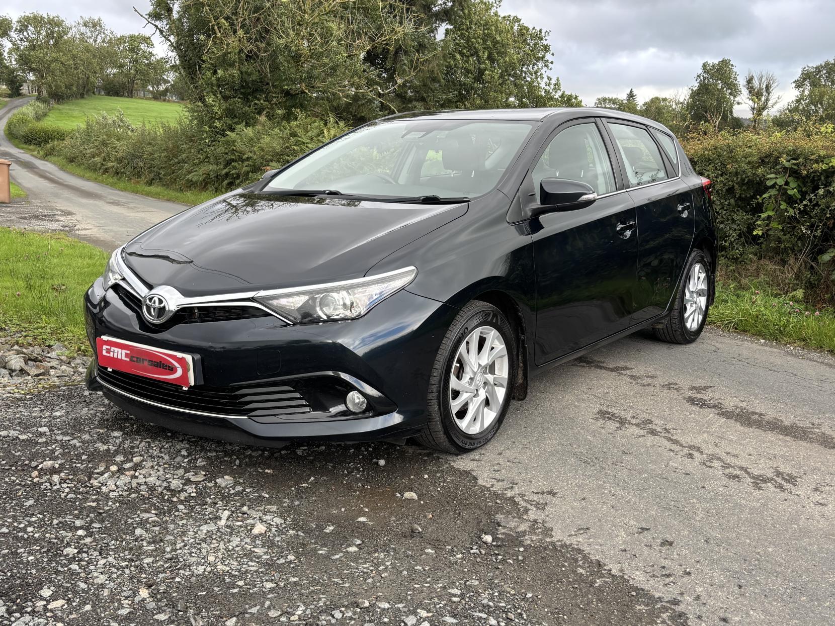Toyota Auris 1.6 D-4D Business Edition Hatchback 5dr Diesel Manual Euro 6 (s/s) (Safety Sense) (112 ps)