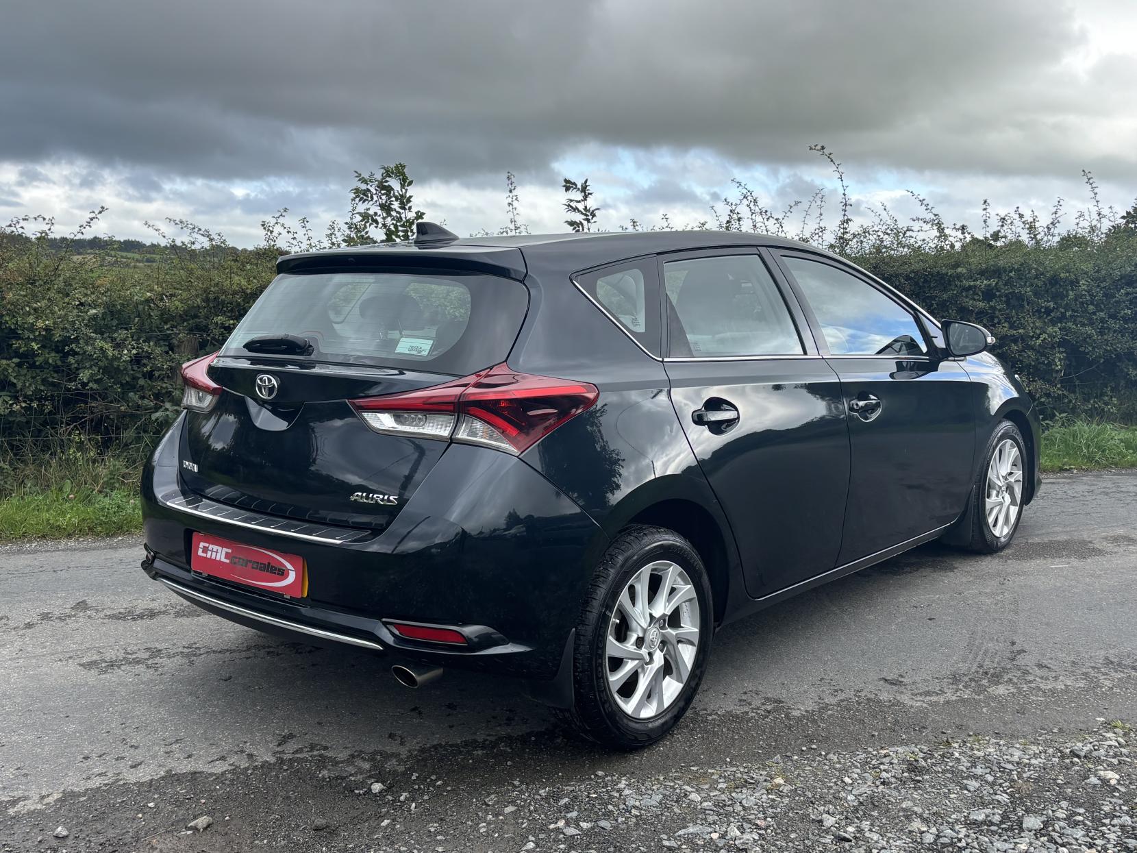 Toyota Auris 1.6 D-4D Business Edition Hatchback 5dr Diesel Manual Euro 6 (s/s) (Safety Sense) (112 ps)