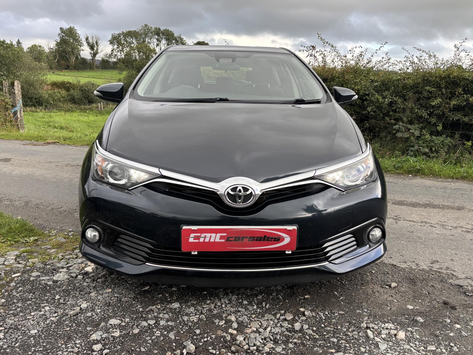 Toyota Auris 1.6 D-4D Business Edition Hatchback 5dr Diesel Manual Euro 6 (s/s) (Safety Sense) (112 ps)