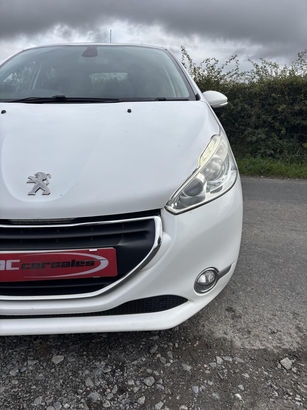 Peugeot 208 1.6 e-HDi Allure Hatchback 5dr Diesel Manual Euro 5 (s/s) (92 ps)