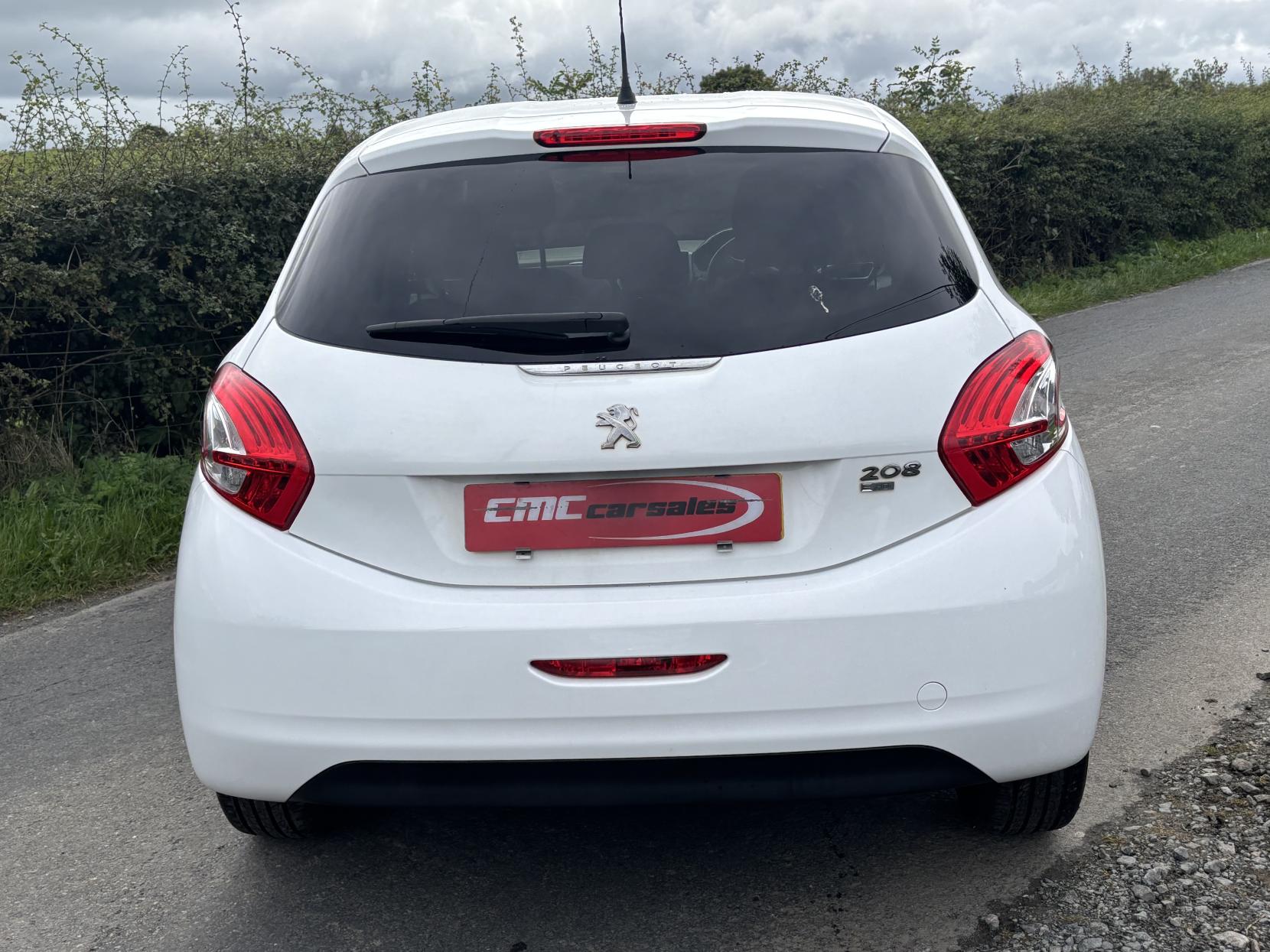Peugeot 208 1.6 e-HDi Allure Hatchback 5dr Diesel Manual Euro 5 (s/s) (92 ps)