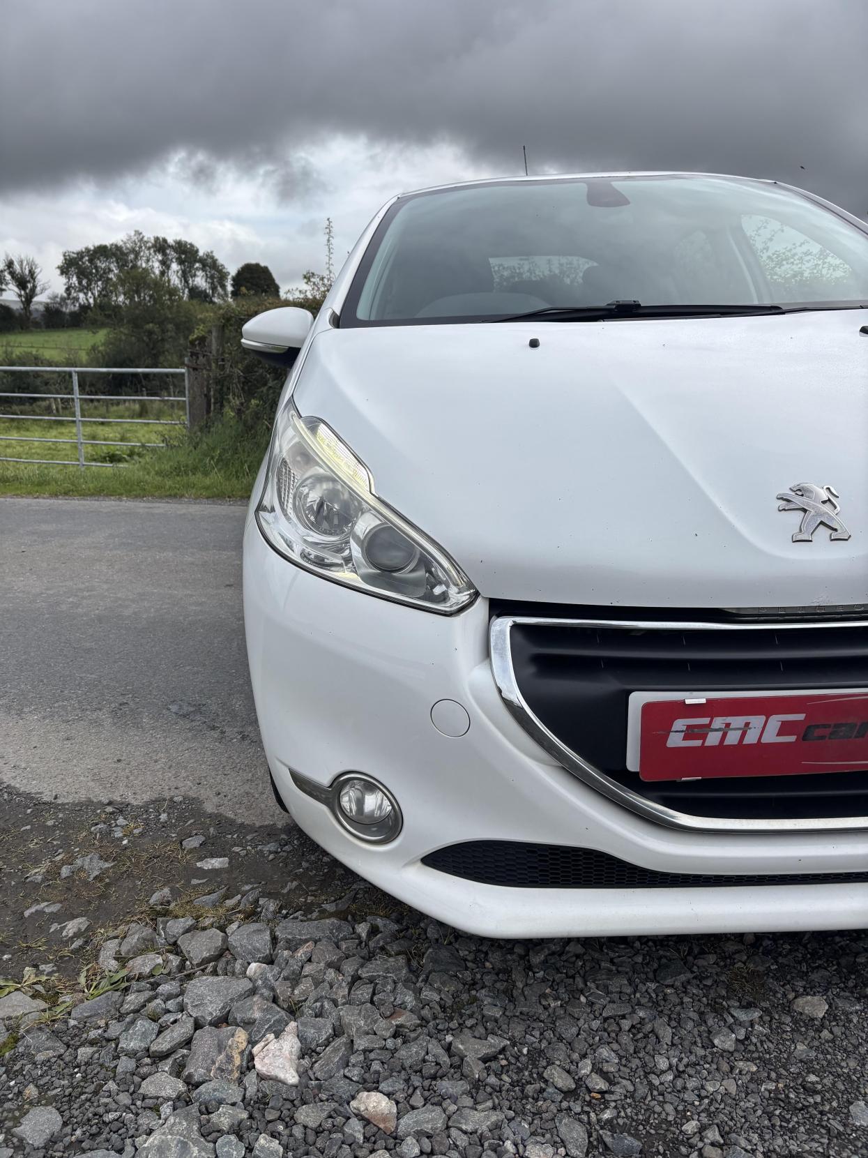 Peugeot 208 1.6 e-HDi Allure Hatchback 5dr Diesel Manual Euro 5 (s/s) (92 ps)