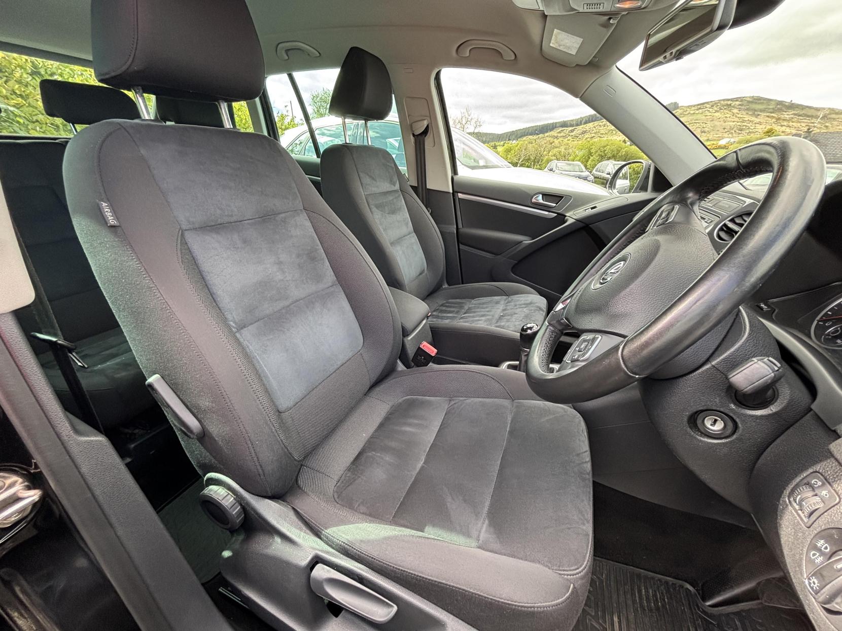 Volkswagen Tiguan 2.0 TDI BlueMotion Tech Match SUV 5dr Diesel Manual 2WD Euro 5 (s/s) (140 ps)