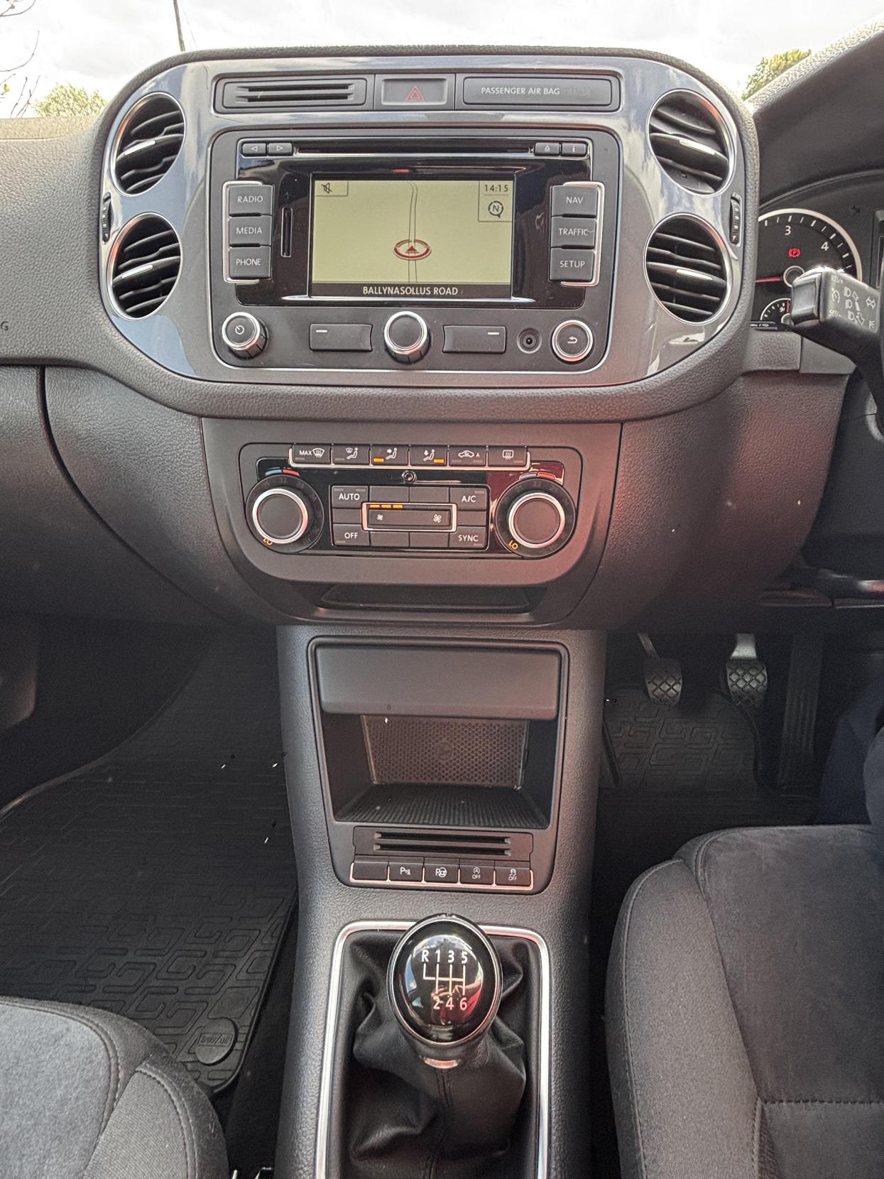 Volkswagen Tiguan 2.0 TDI BlueMotion Tech Match SUV 5dr Diesel Manual 2WD Euro 5 (s/s) (140 ps)