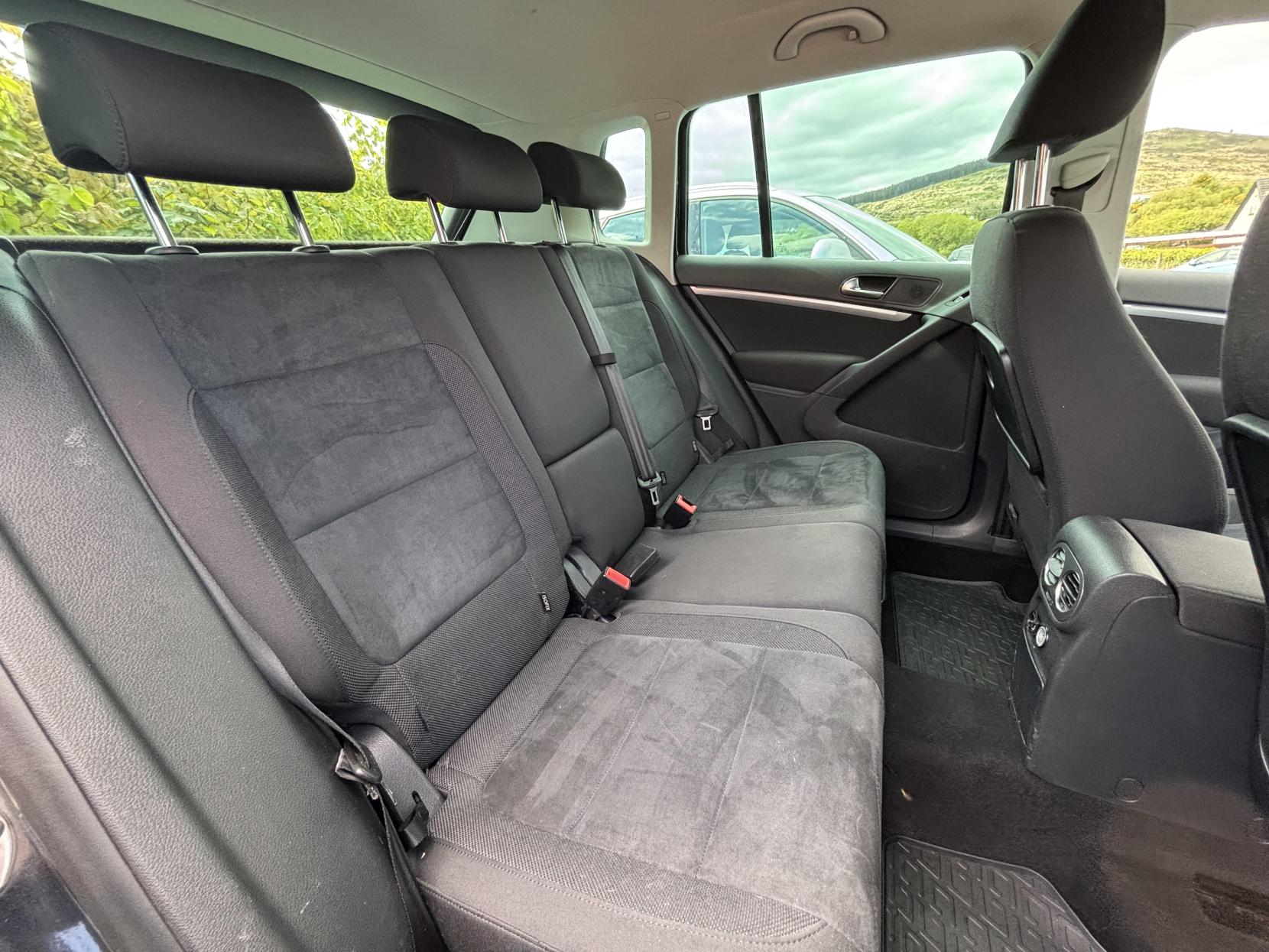 Volkswagen Tiguan 2.0 TDI BlueMotion Tech Match SUV 5dr Diesel Manual 2WD Euro 5 (s/s) (140 ps)