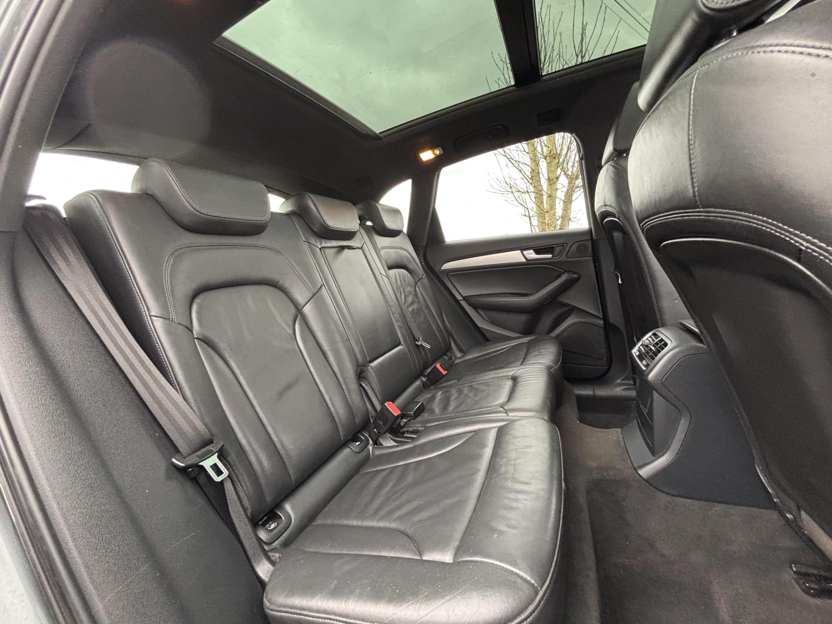 Audi Q5 2.0 TDI S line Plus SUV 5dr Diesel Manual quattro Euro 5 (s/s) (177 ps)