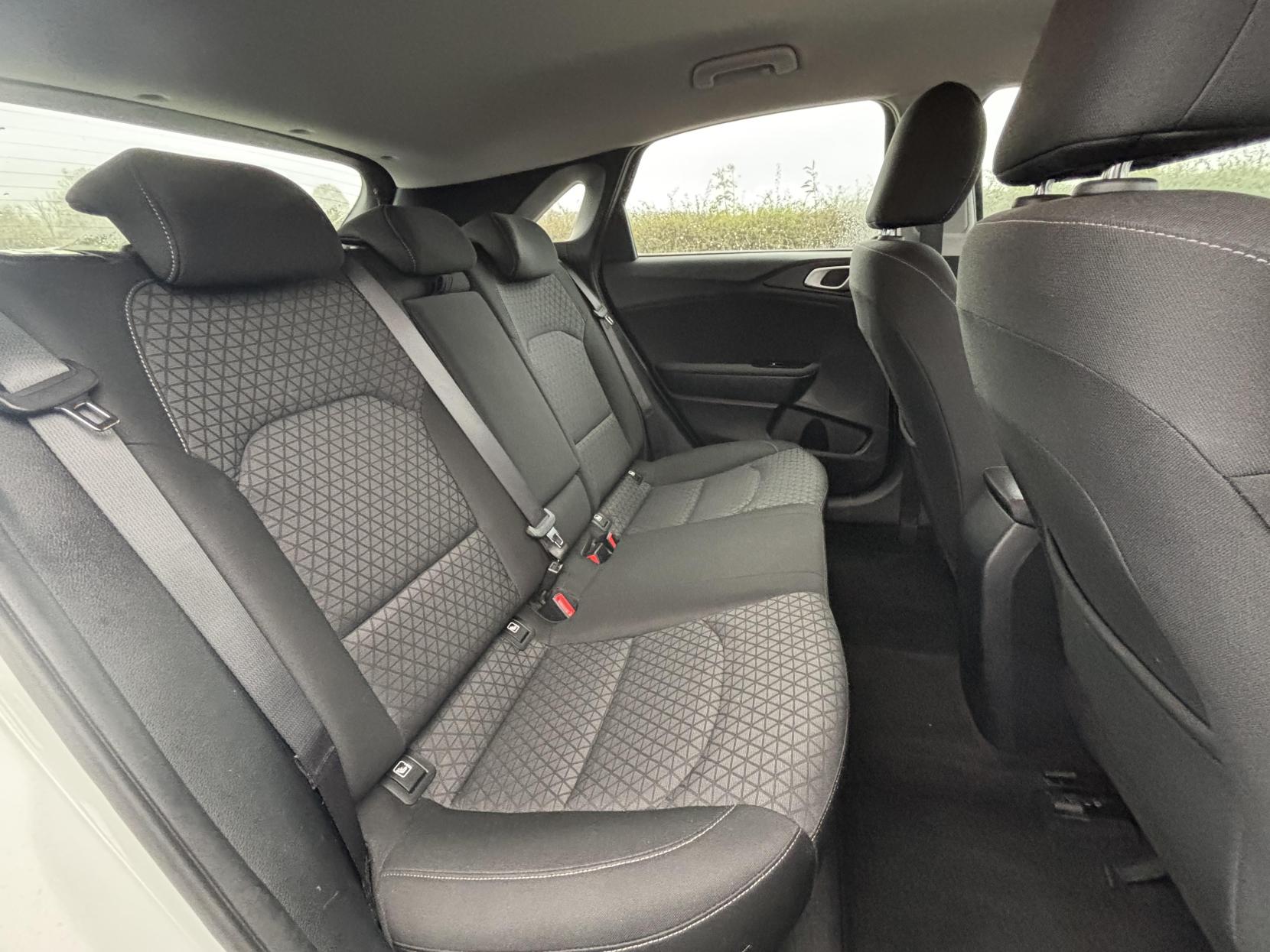 Kia Ceed 1.6 CRDi ECO 2 Hatchback 5dr Diesel Manual Euro 6 (s/s) (114 bhp)