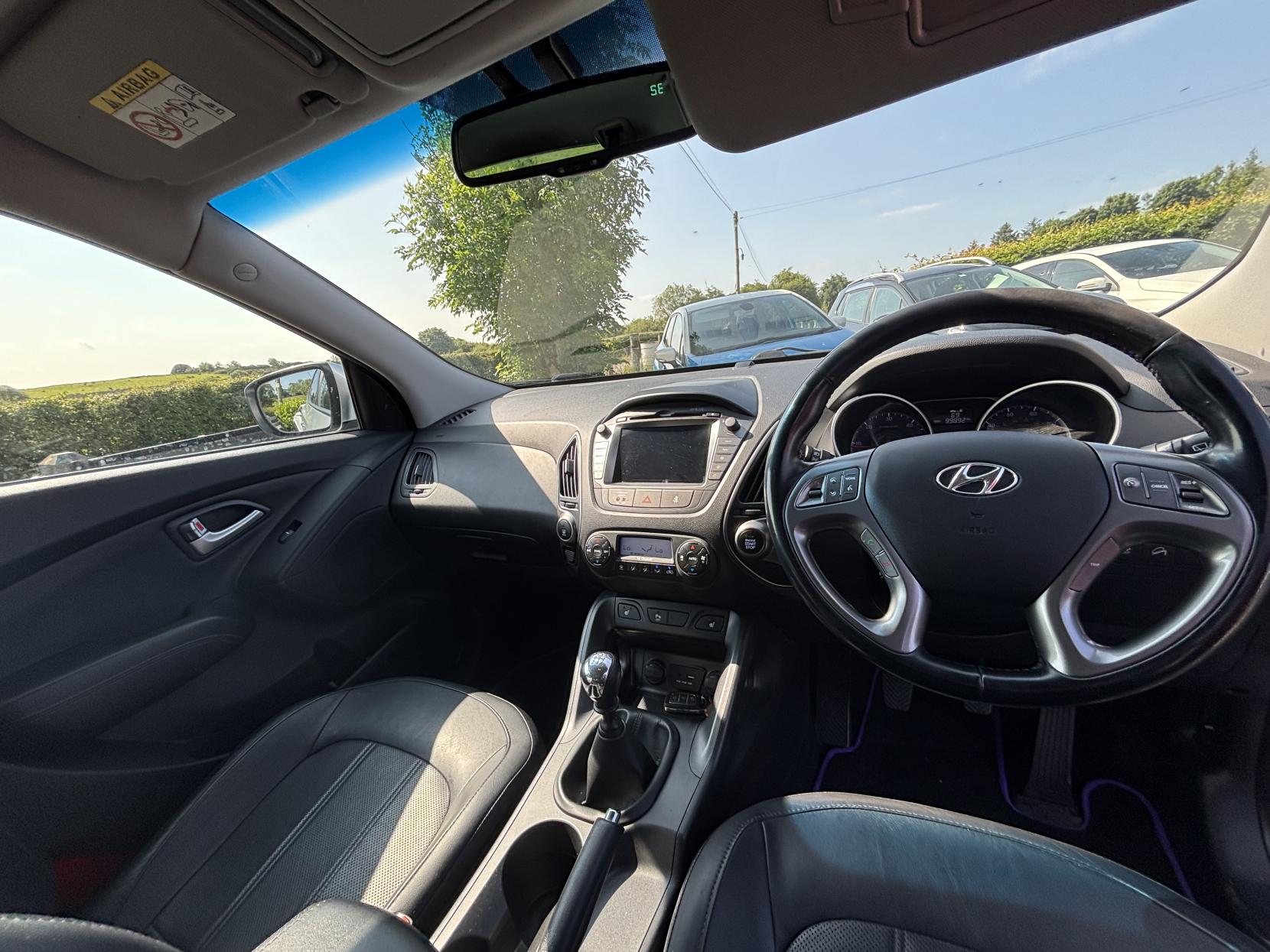 Hyundai ix35 1.7 CRDi Premium SUV 5dr Diesel Manual Euro 5 (s/s) (115 ps)