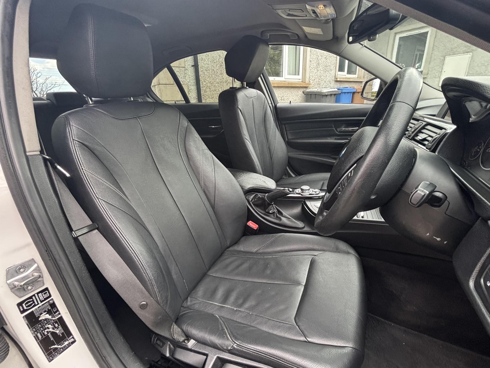 BMW 3 Series 2.0 318d Luxury Saloon 4dr Diesel Auto Euro 5 (s/s) (143 ps)