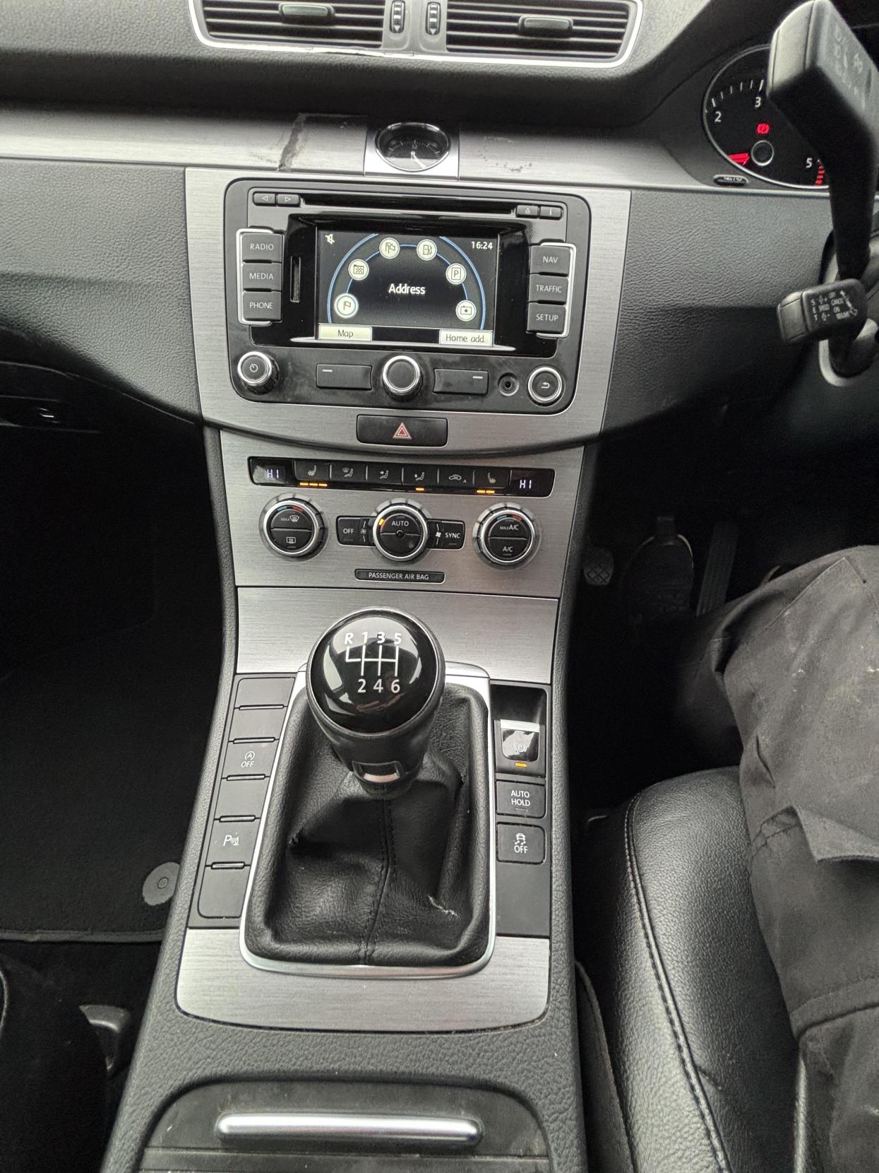 Volkswagen Passat 1.6 TDI BlueMotion Tech Executive Saloon 4dr Diesel Manual Euro 5 (s/s) (105 ps)
