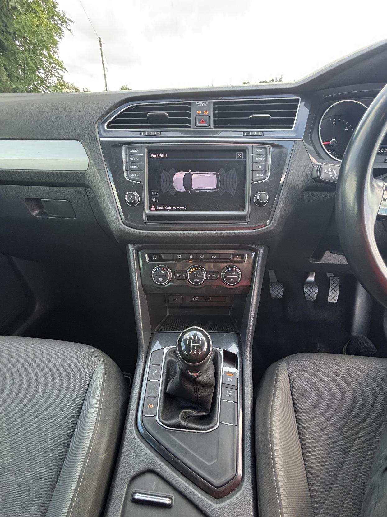 Volkswagen Tiguan 2.0 TDI BlueMotion Tech SE Navigation SUV 5dr Diesel Manual Euro 6 (s/s) (150 ps)
