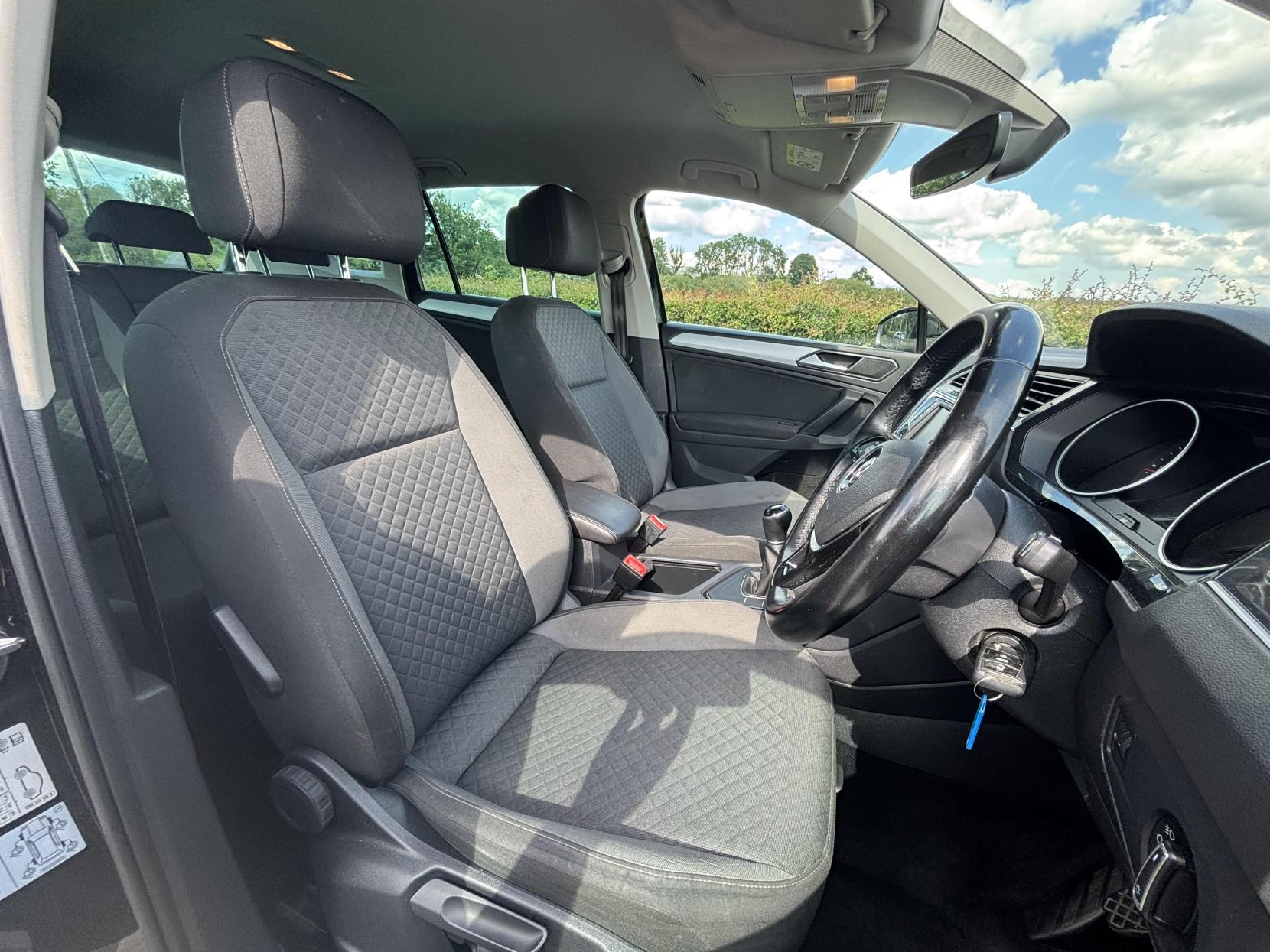 Volkswagen Tiguan 2.0 TDI BlueMotion Tech SE Navigation SUV 5dr Diesel Manual Euro 6 (s/s) (150 ps)