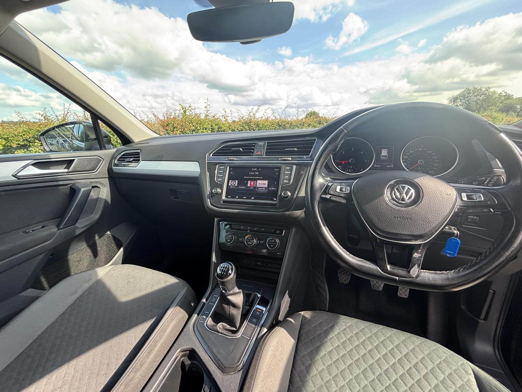 Volkswagen Tiguan 2.0 TDI BlueMotion Tech SE Navigation SUV 5dr Diesel Manual Euro 6 (s/s) (150 ps)
