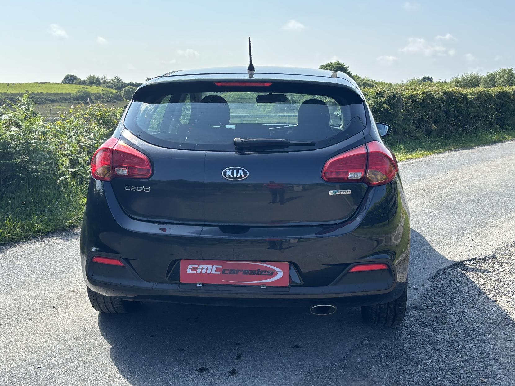 Kia Ceed 1.6 CRDi EcoDynamics 2 Hatchback 5dr Diesel Manual Euro 5 (s/s) (126 bhp)