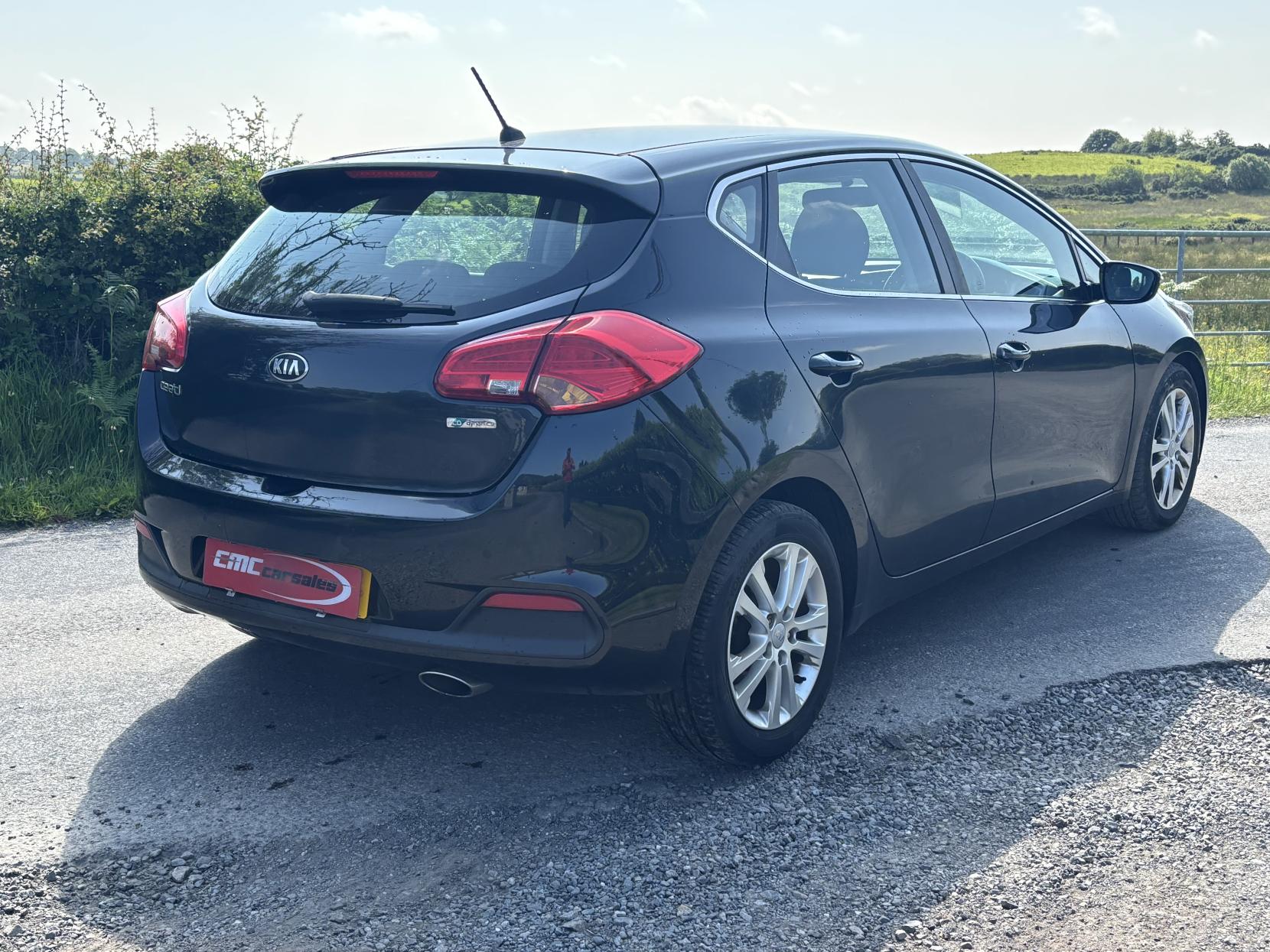 Kia Ceed 1.6 CRDi EcoDynamics 2 Hatchback 5dr Diesel Manual Euro 5 (s/s) (126 bhp)