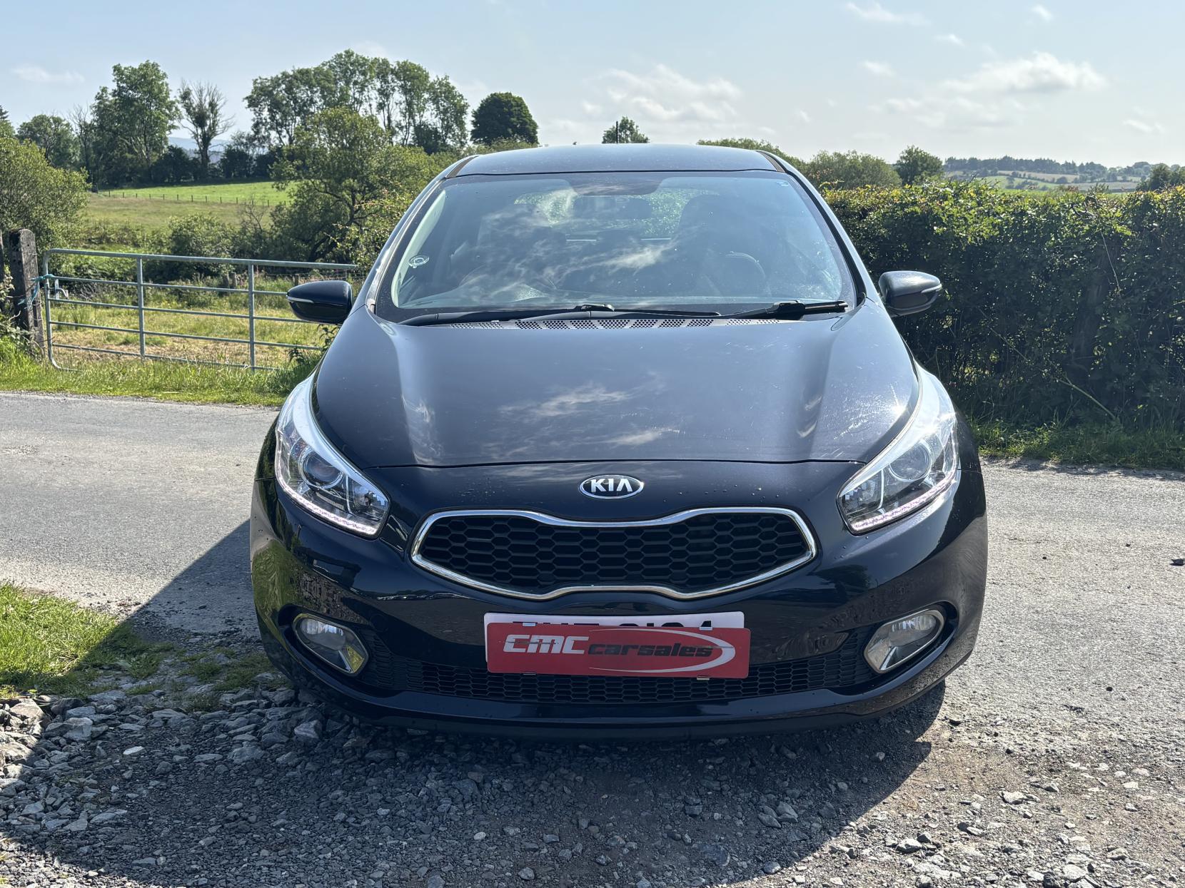Kia Ceed 1.6 CRDi EcoDynamics 2 Hatchback 5dr Diesel Manual Euro 5 (s/s) (126 bhp)