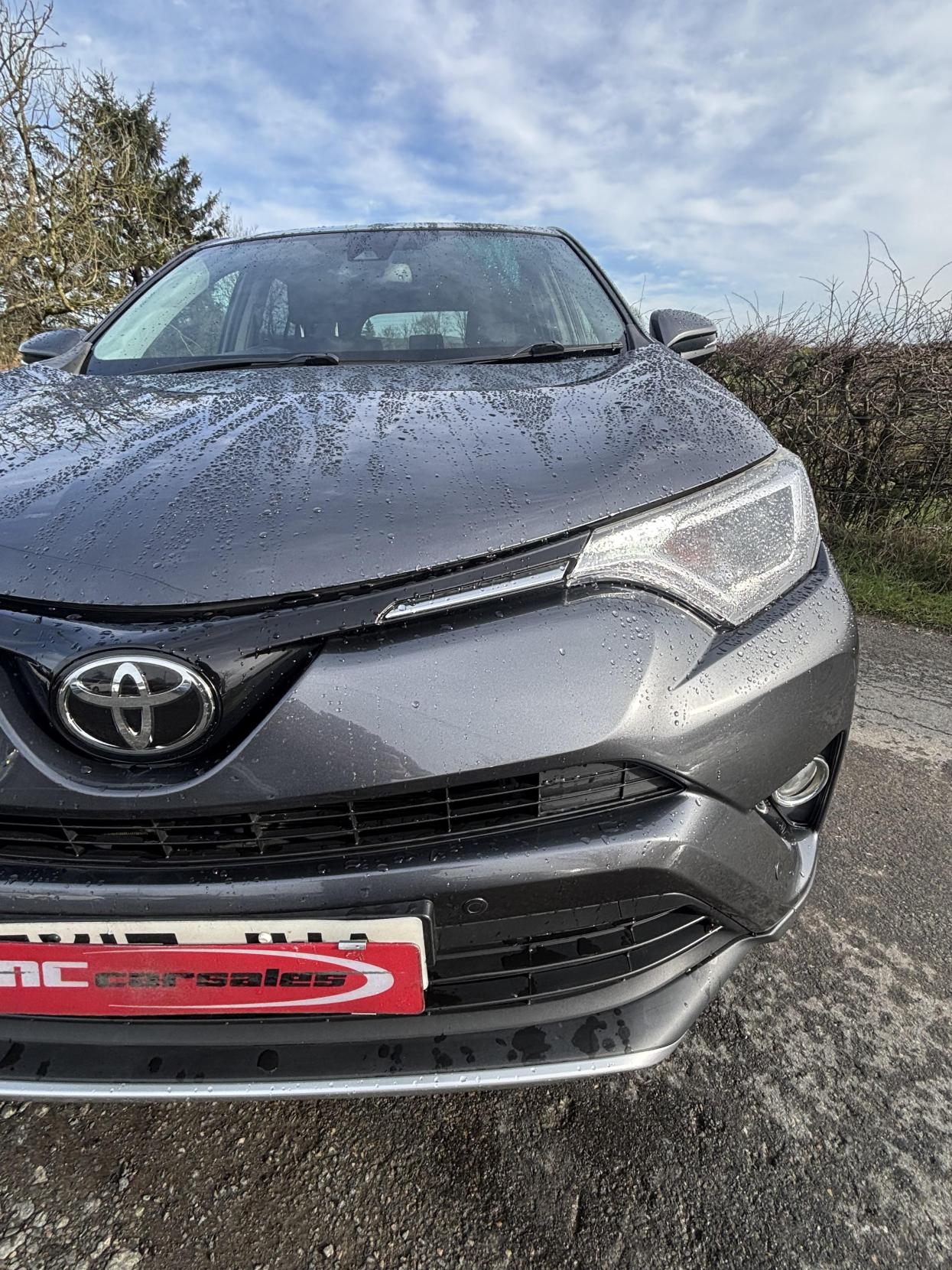 Toyota RAV4 2.0 D-4D Business Edition SUV 5dr Diesel Manual Euro 6 (s/s) (Safety Sense, Nav) (143 ps)