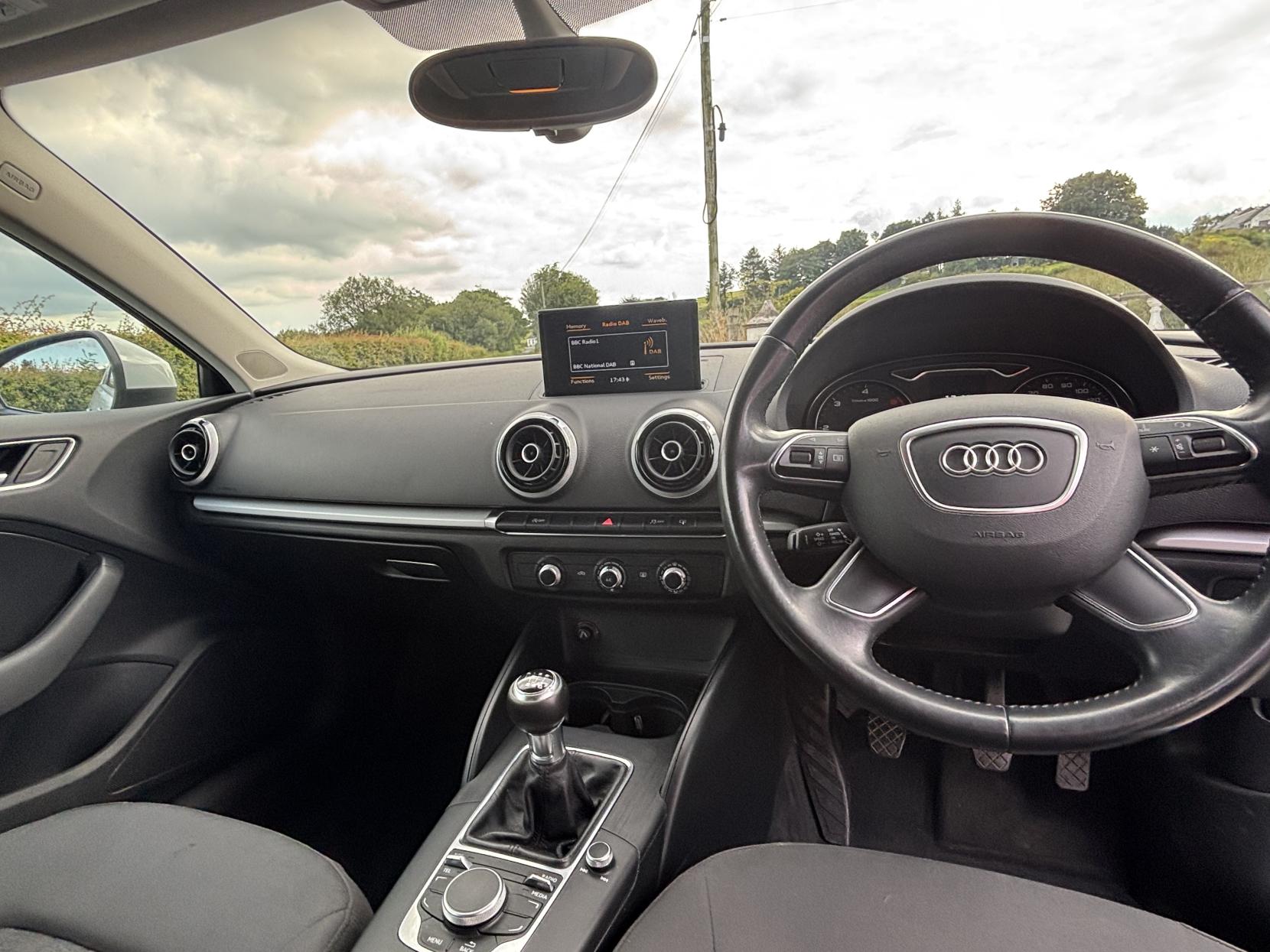 Audi A3 1.6 TDI ultra SE Technik Hatchback 3dr Diesel Manual Euro 6 (s/s) (110 ps)