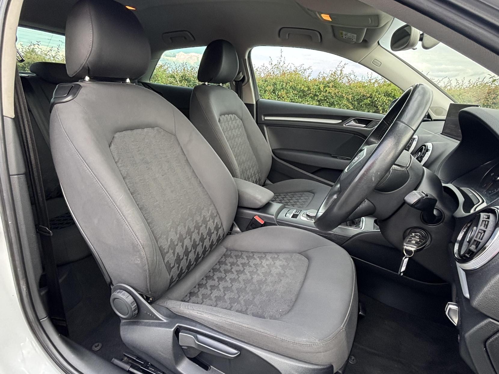 Audi A3 1.6 TDI ultra SE Technik Hatchback 3dr Diesel Manual Euro 6 (s/s) (110 ps)